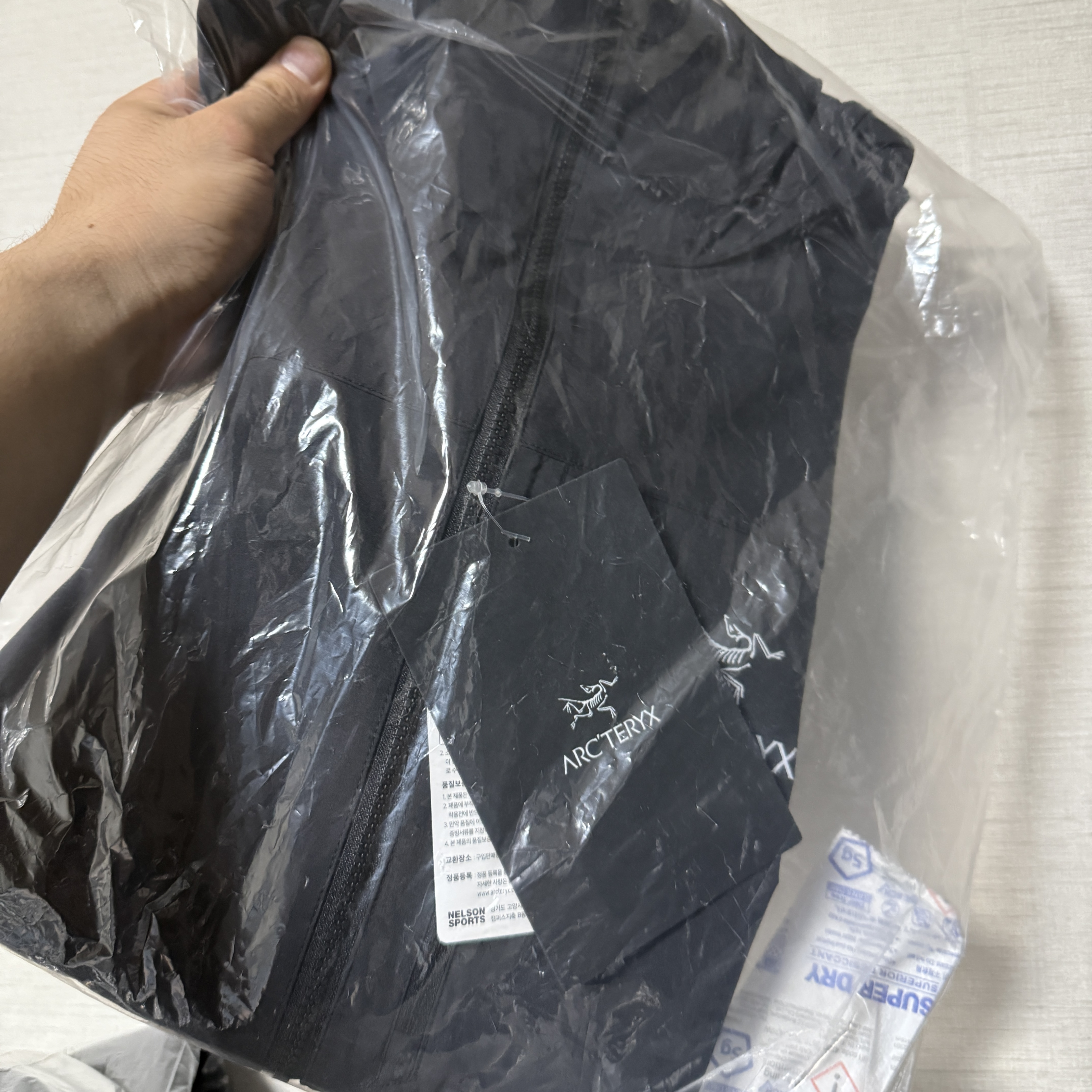 Arc'teryx Squamish Hoody Black 착용 스타일