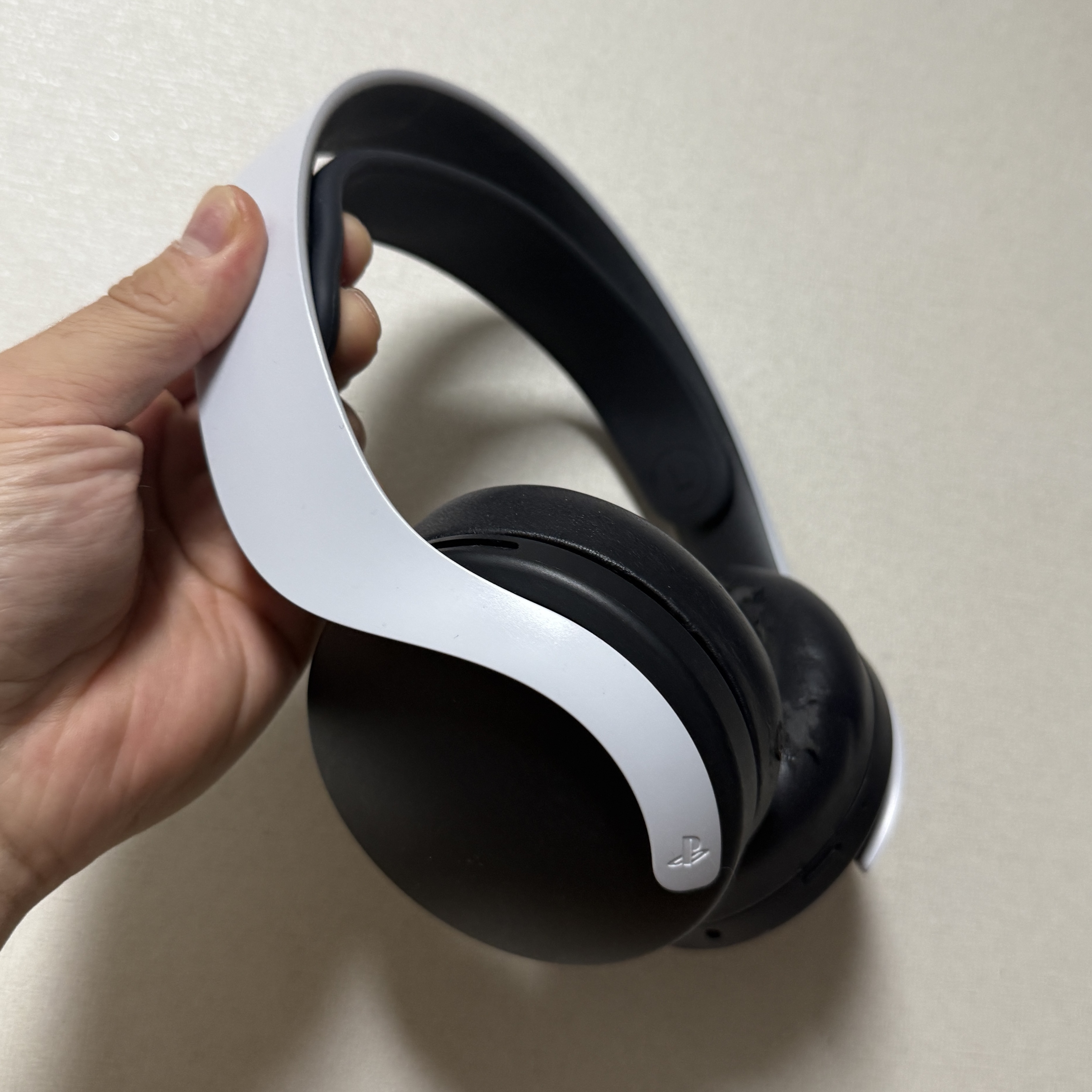 Playstation 5 Pulse 3D Wireless Headset White (Korean Ver.) 착용 스타일