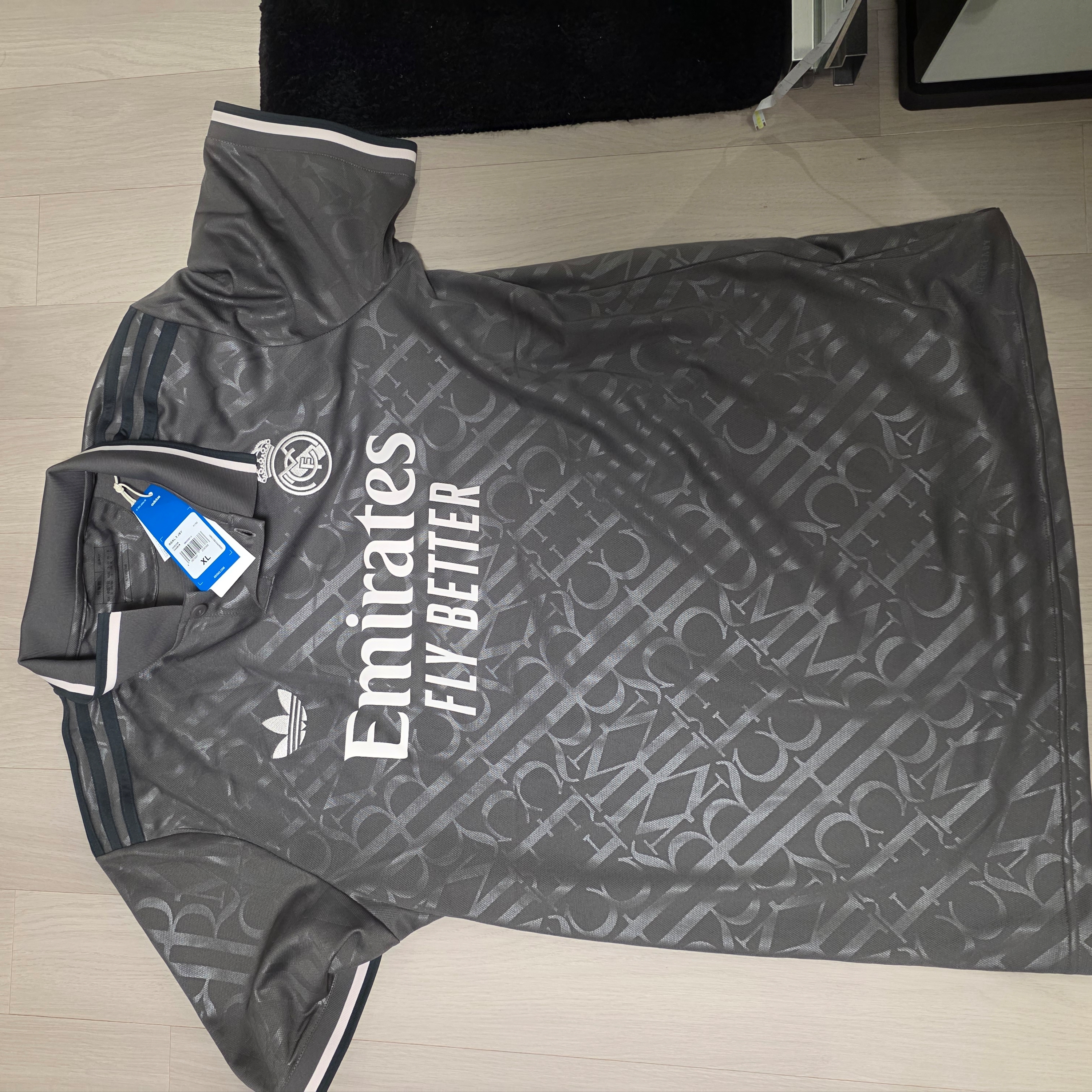 Adidas Real Madrid 2024/25 3rd Jersey Charcoal - KR Sizing (Non Marking Ver.) 착용 스타일