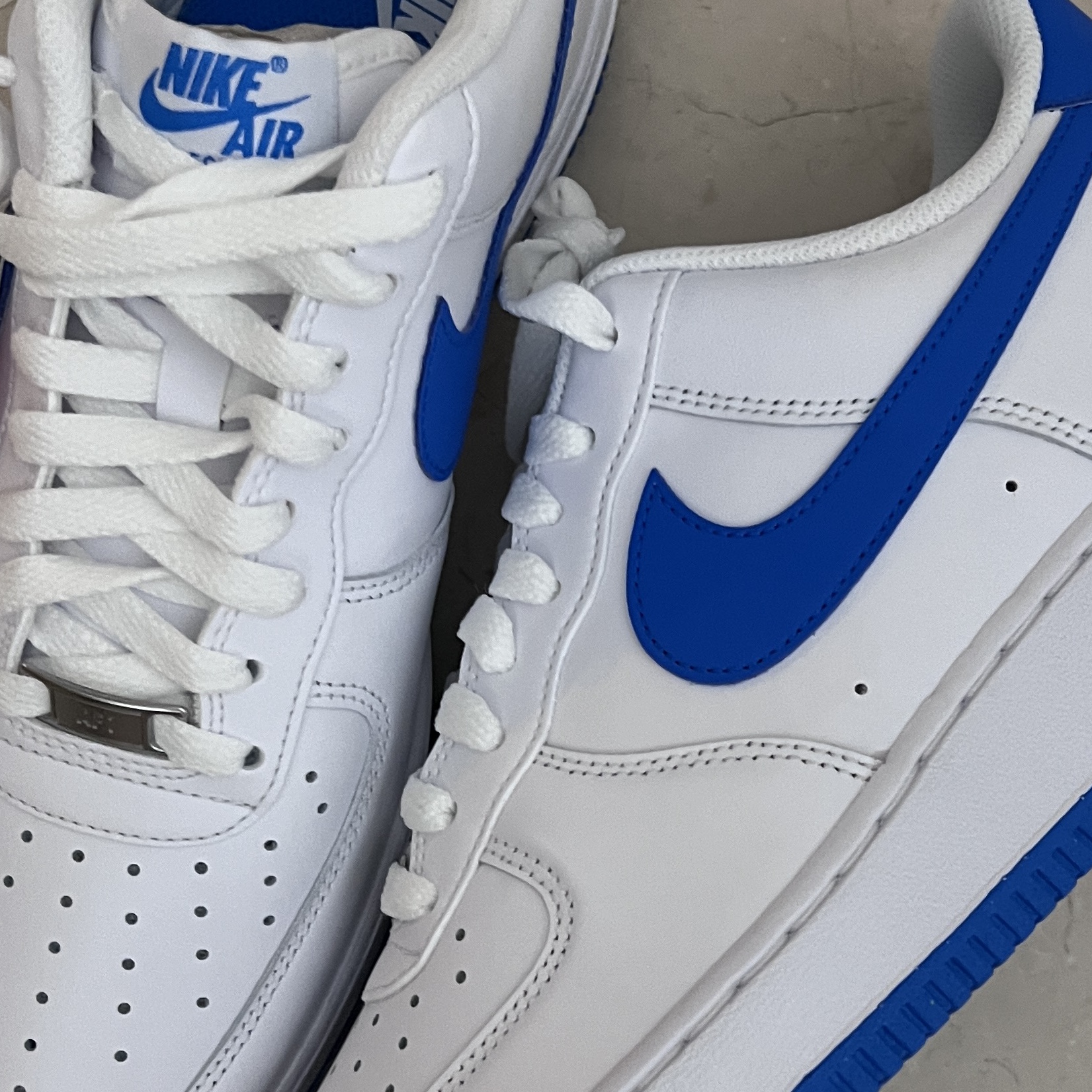 Nike Air Force 1 '07 White Photo Blue 착용 스타일
