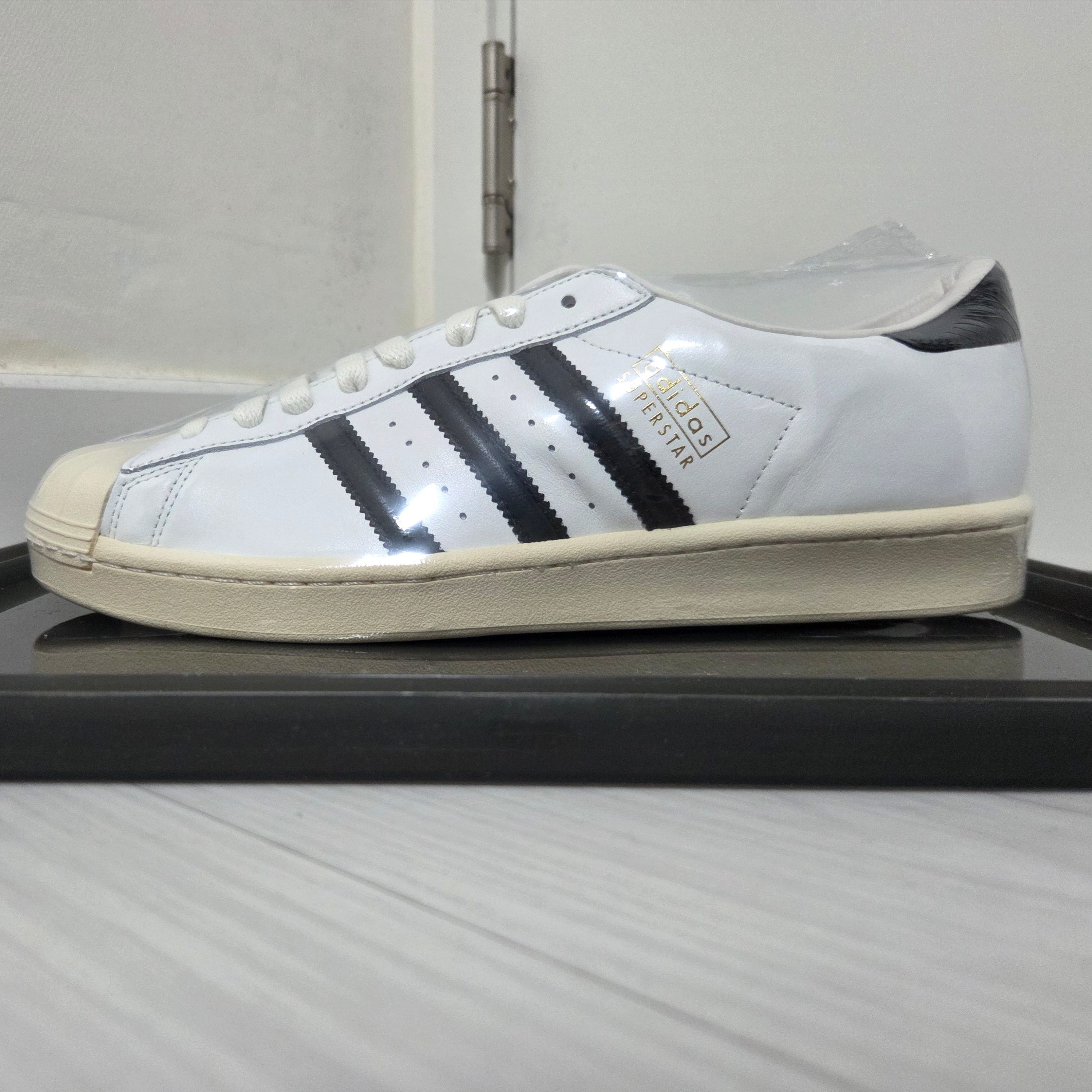 Adidas Superstar Vintage Made in Germany Core White Core Black 착용 스타일