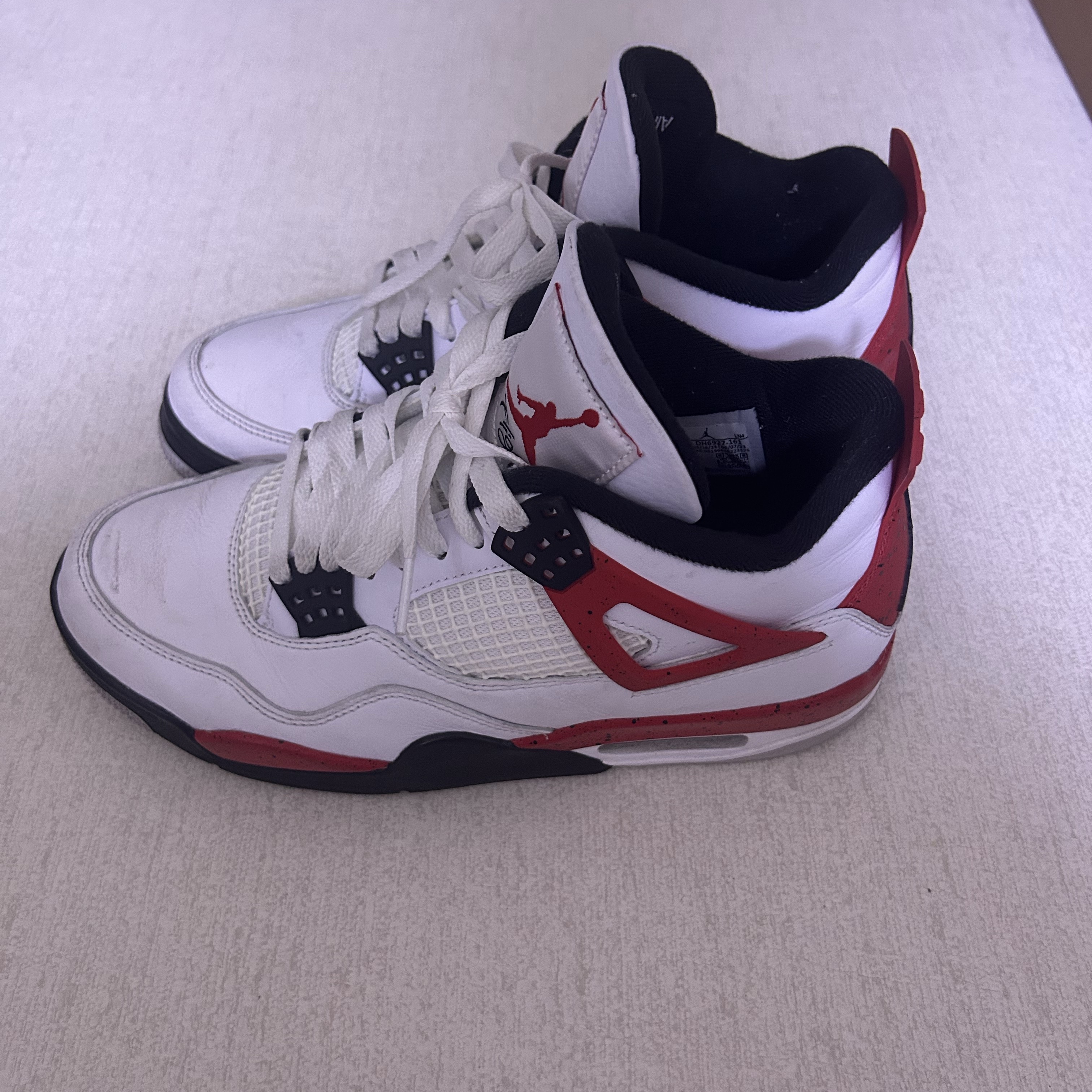 Jordan 4 Retro Red Cement 착용 스타일