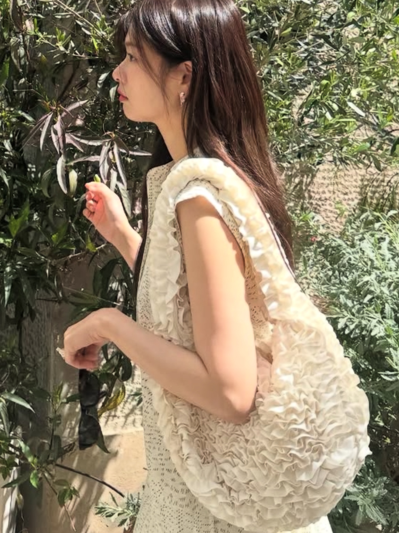 COS Dahlia Shoulder Bag Ivory 착용 스타일 - 1