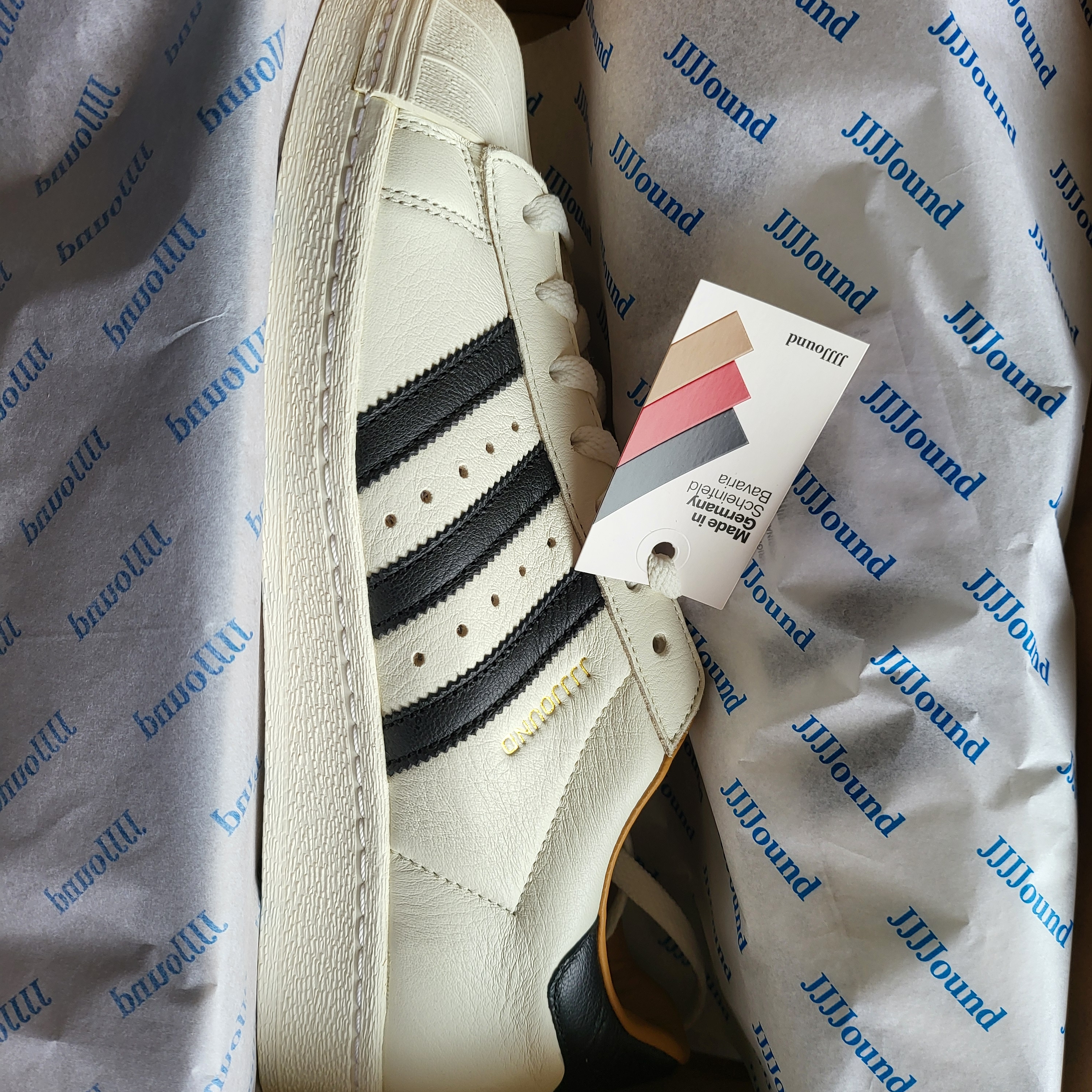 Adidas x JJJJound Superstar 82 Made in Germany Off White Core Black 착용 스타일