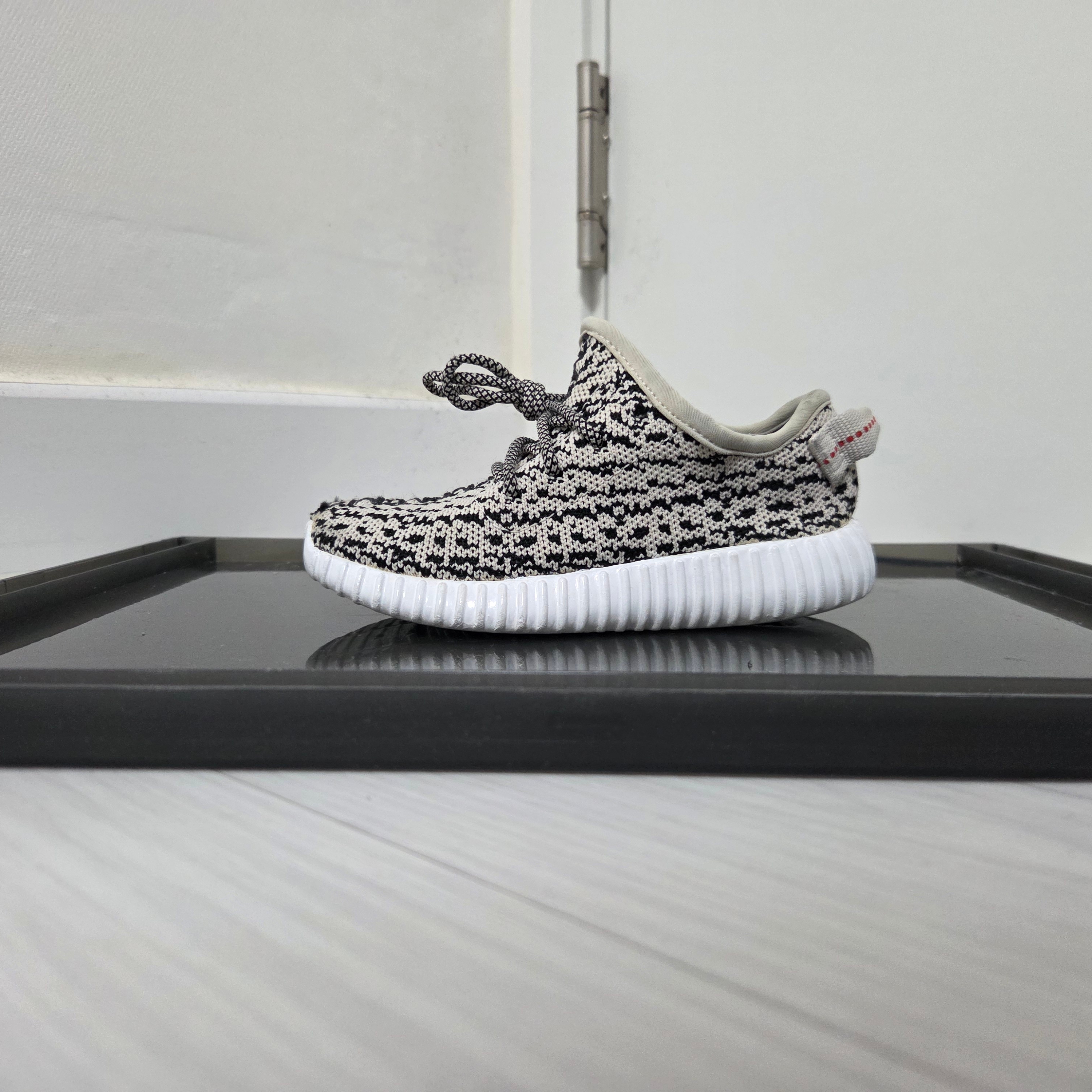 (Infant) Adidas Yeezy Boost 350 Turtledove 착용 스타일