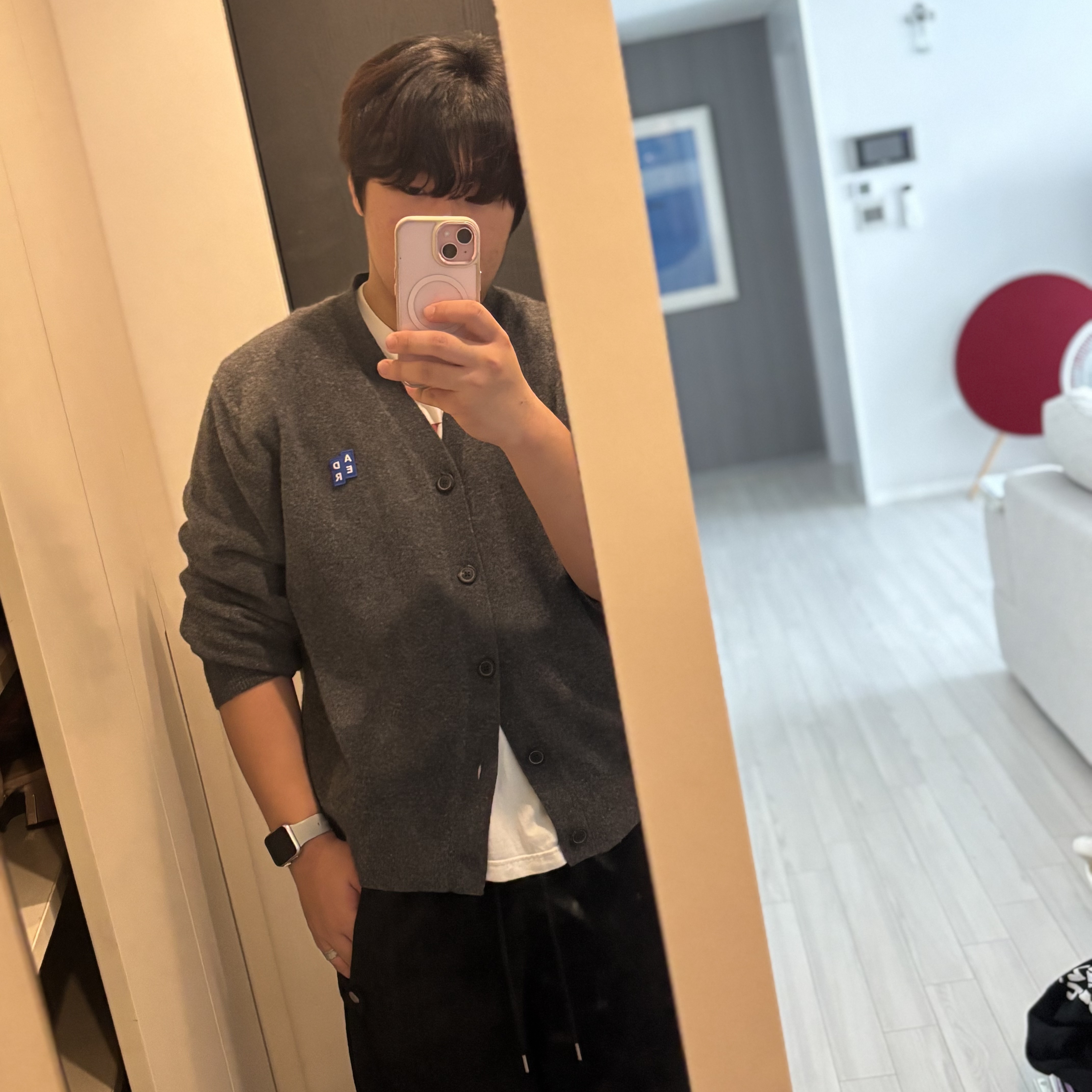 Ader Error Sig; TRS/BL Tag Cardigan 01 Charcoal 착용 스타일