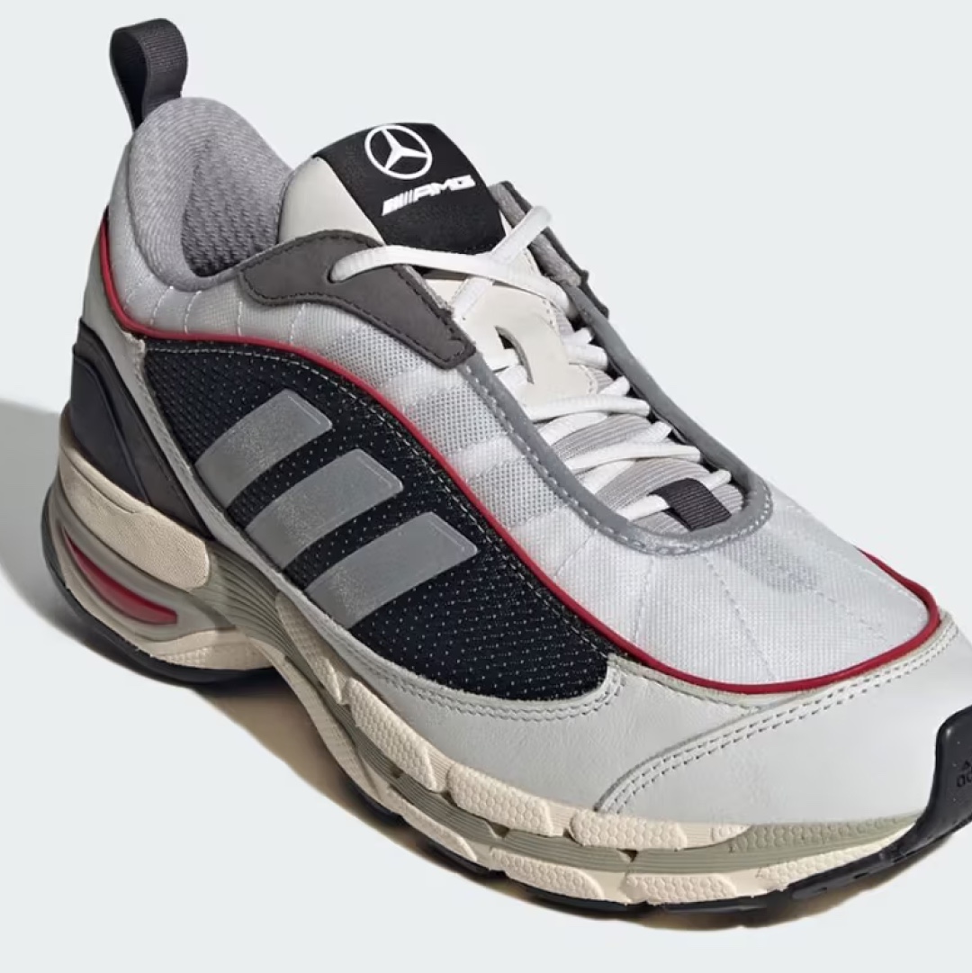 Adidas x Mercedes AMG Petronas Adizero EVO SL Core Black Lucid Red, Adidas x Mercedes AMG Petronas Adizero Adios Pro 4 Core Black Lucid Red 착용 스타일 - 2
