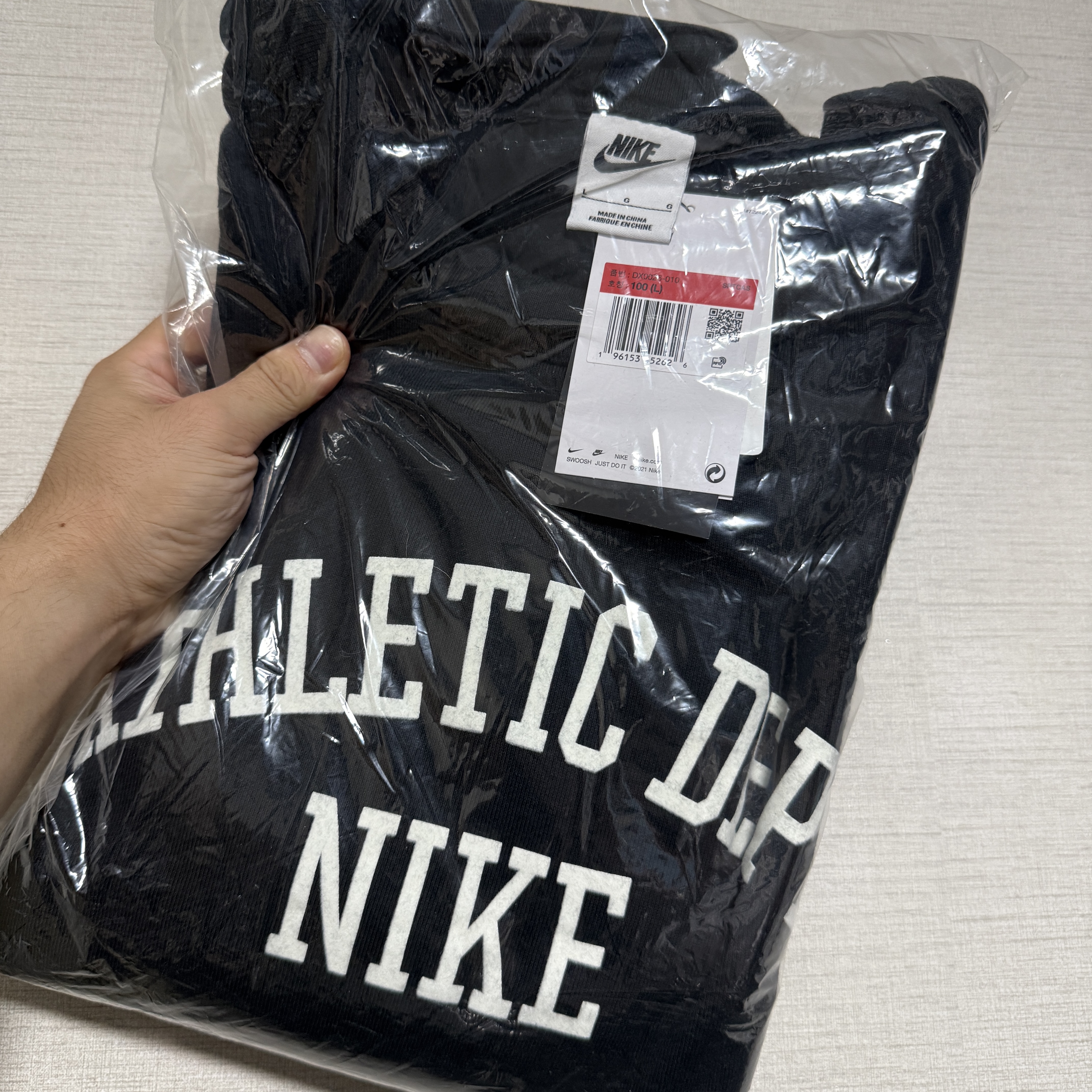 Nike NSW Trend Fleece Crew Black Sail - Asia 착용 스타일