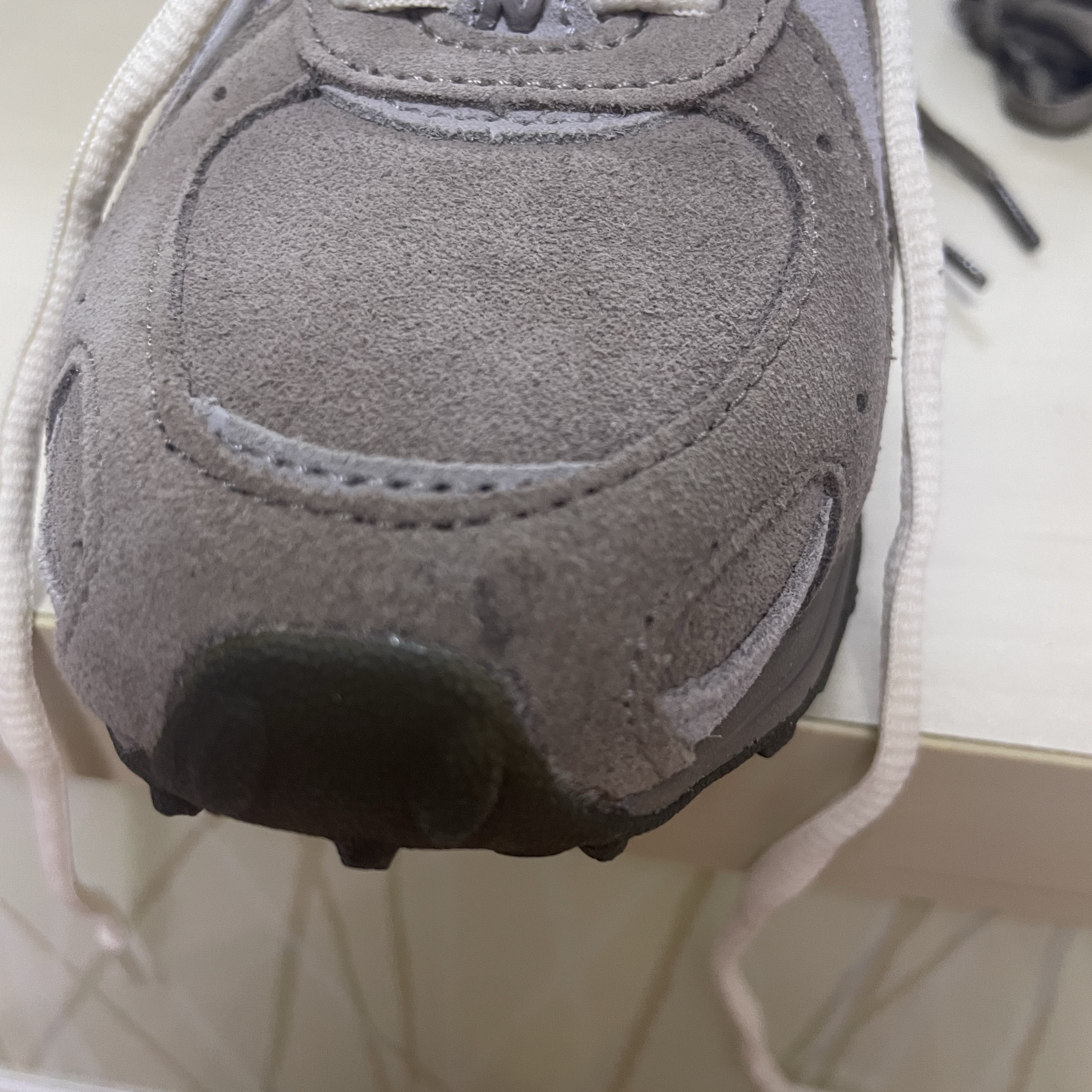 New Balance 204L Suede Mushroom Arid Stone 착용 스타일 - 3