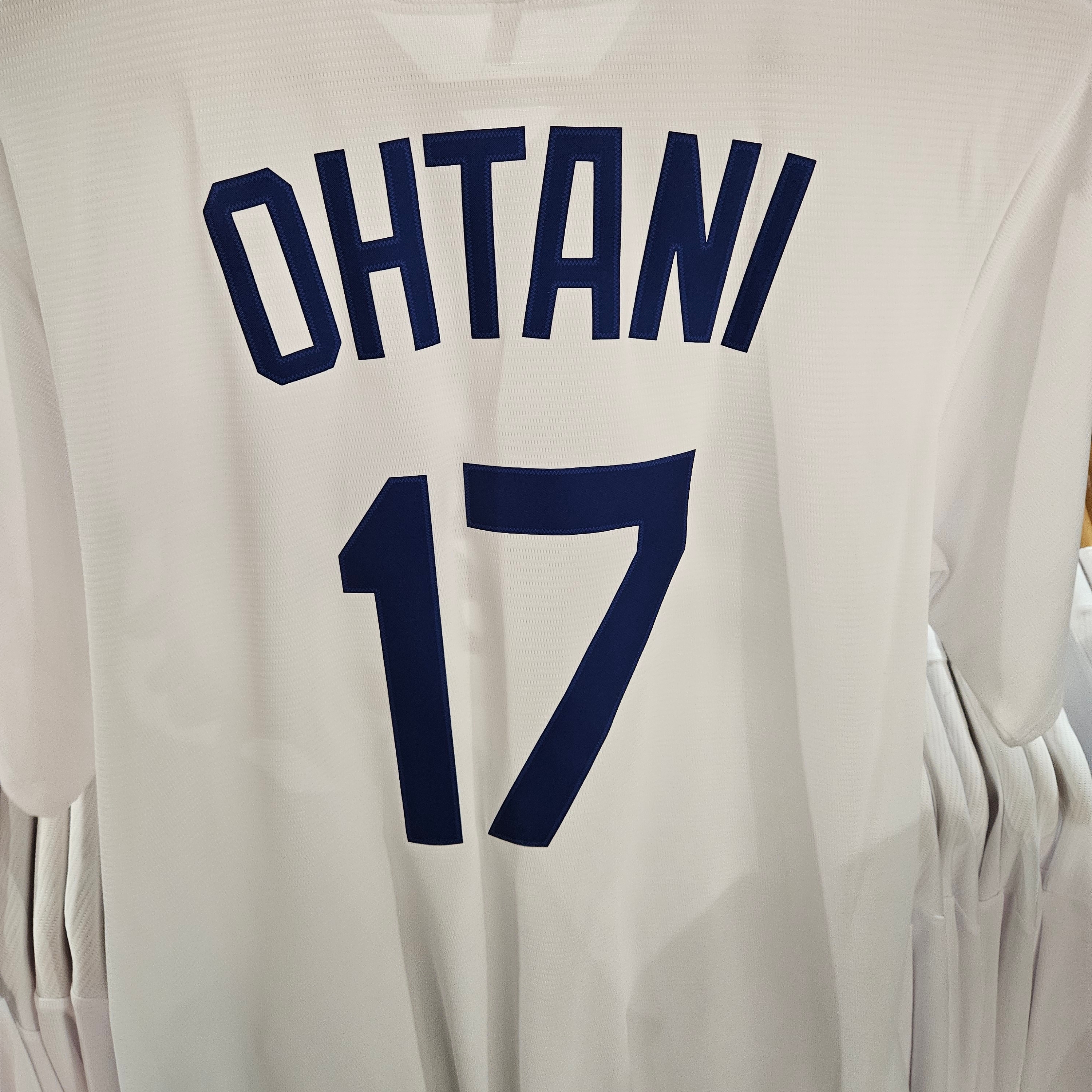Nike MLB Los Angeles Dodgers Shohei Ohtani Home Limited Jersey White 착용 스타일 - 2