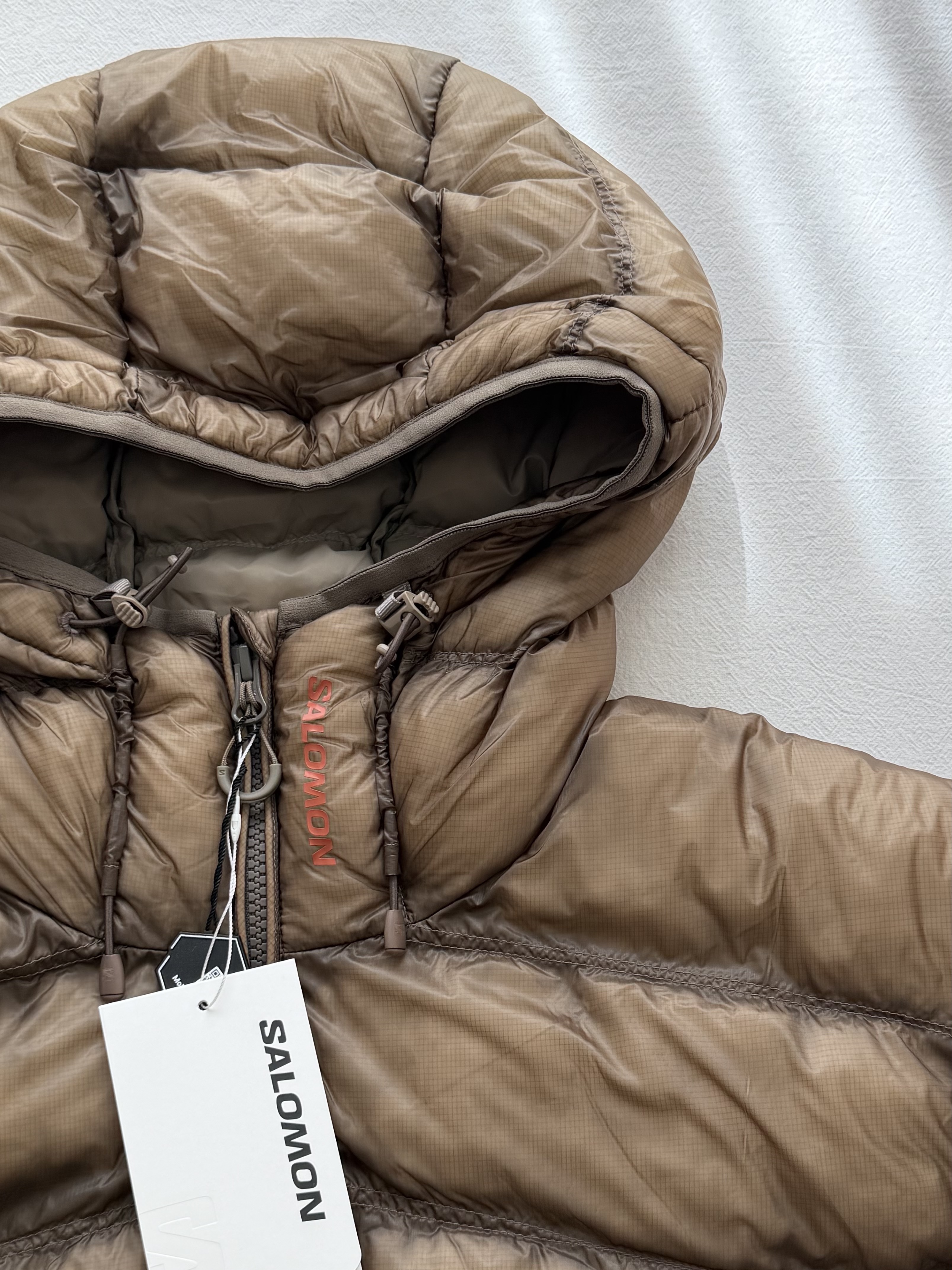 Salomon x MM6 Maison Margiela Cap Deep Black, Oakley Eye Jacket Redux Silver Frame Prizm Black Polarized Lenses High Bridge Fit 착용 스타일 - 3