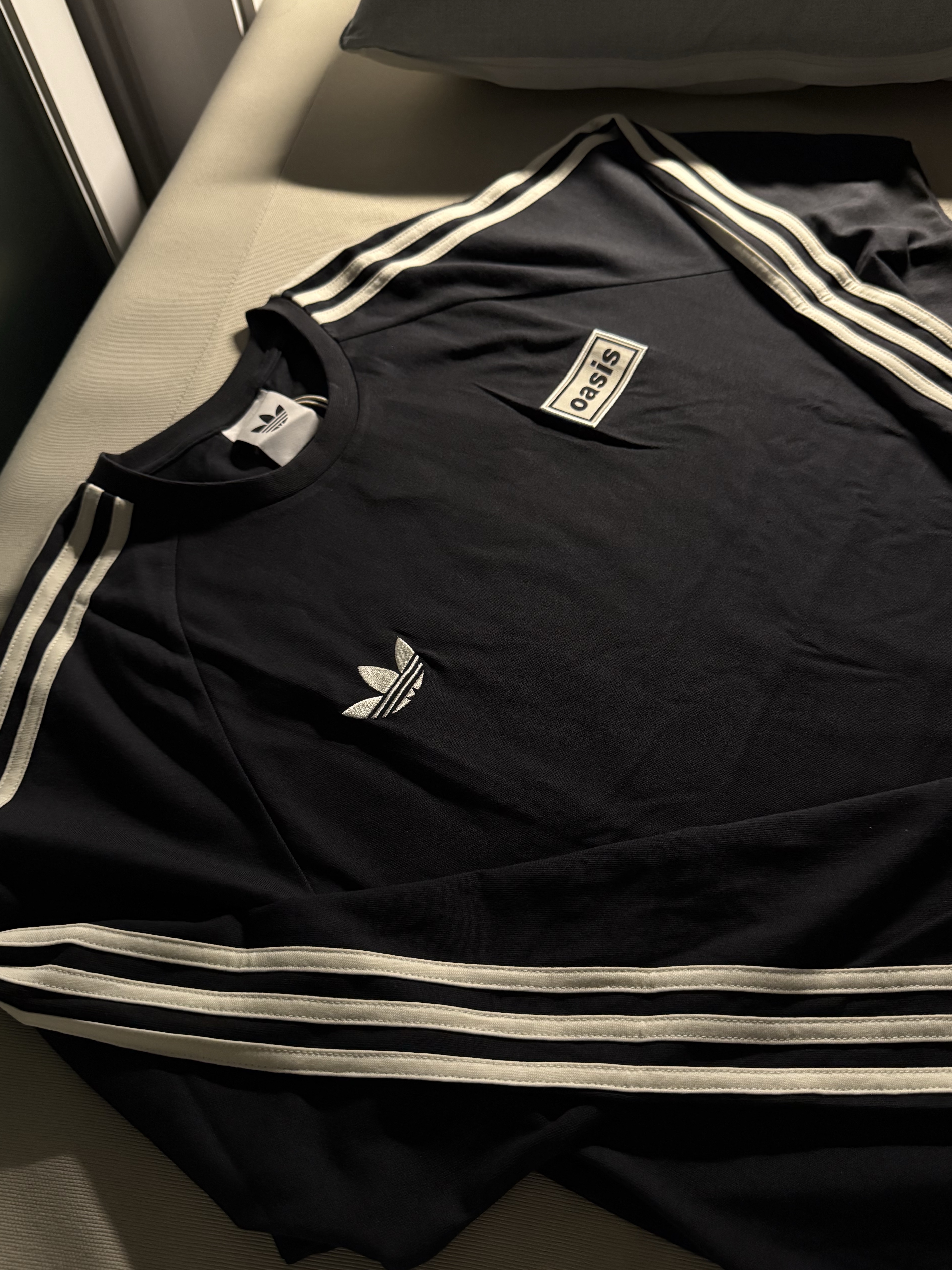 Adidas x Oasis Tour 3-Stripes Longsleeve T-Shirt Black - KR Sizing 착용 스타일 - 2