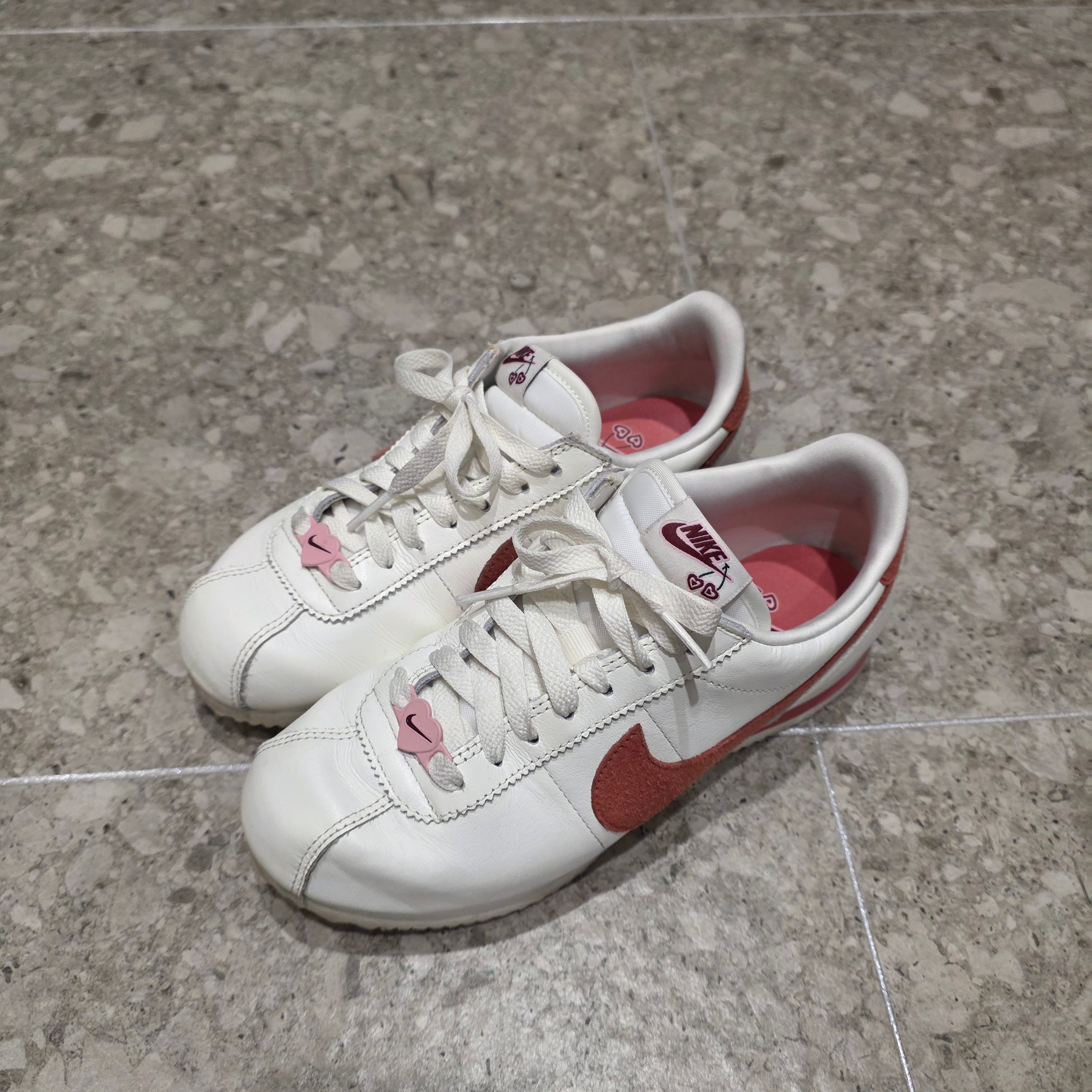 (W) Nike Cortez SE Valentine Day Sail Adobe 착용 스타일