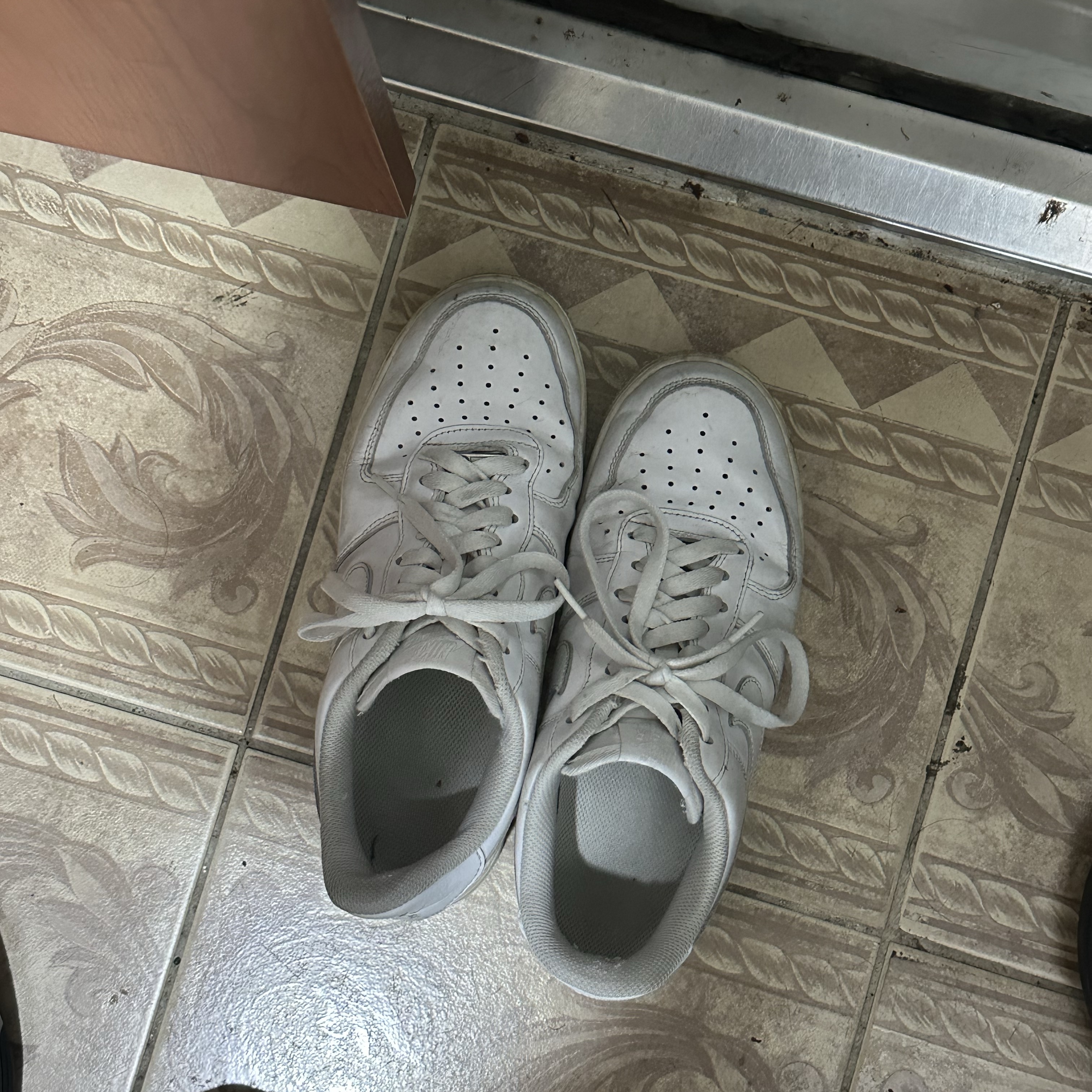 Nike Air Force 1 '07 Low White 착용 스타일