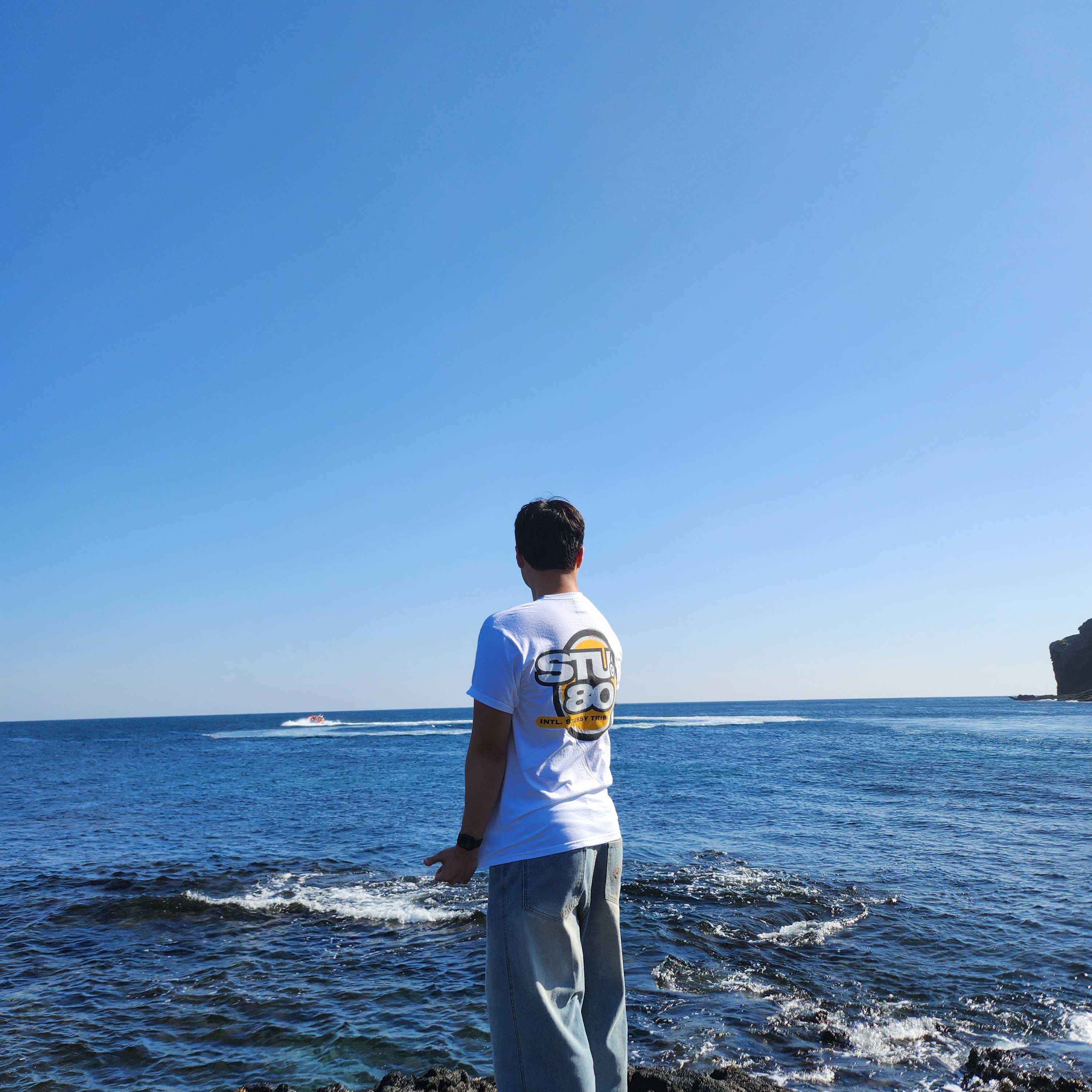 Stussy Hot 80 T-Shirt White 착용 스타일 - 4