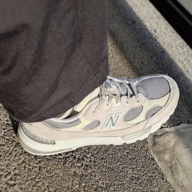 New Balance 992 Made in USA White Silver 착용 스타일