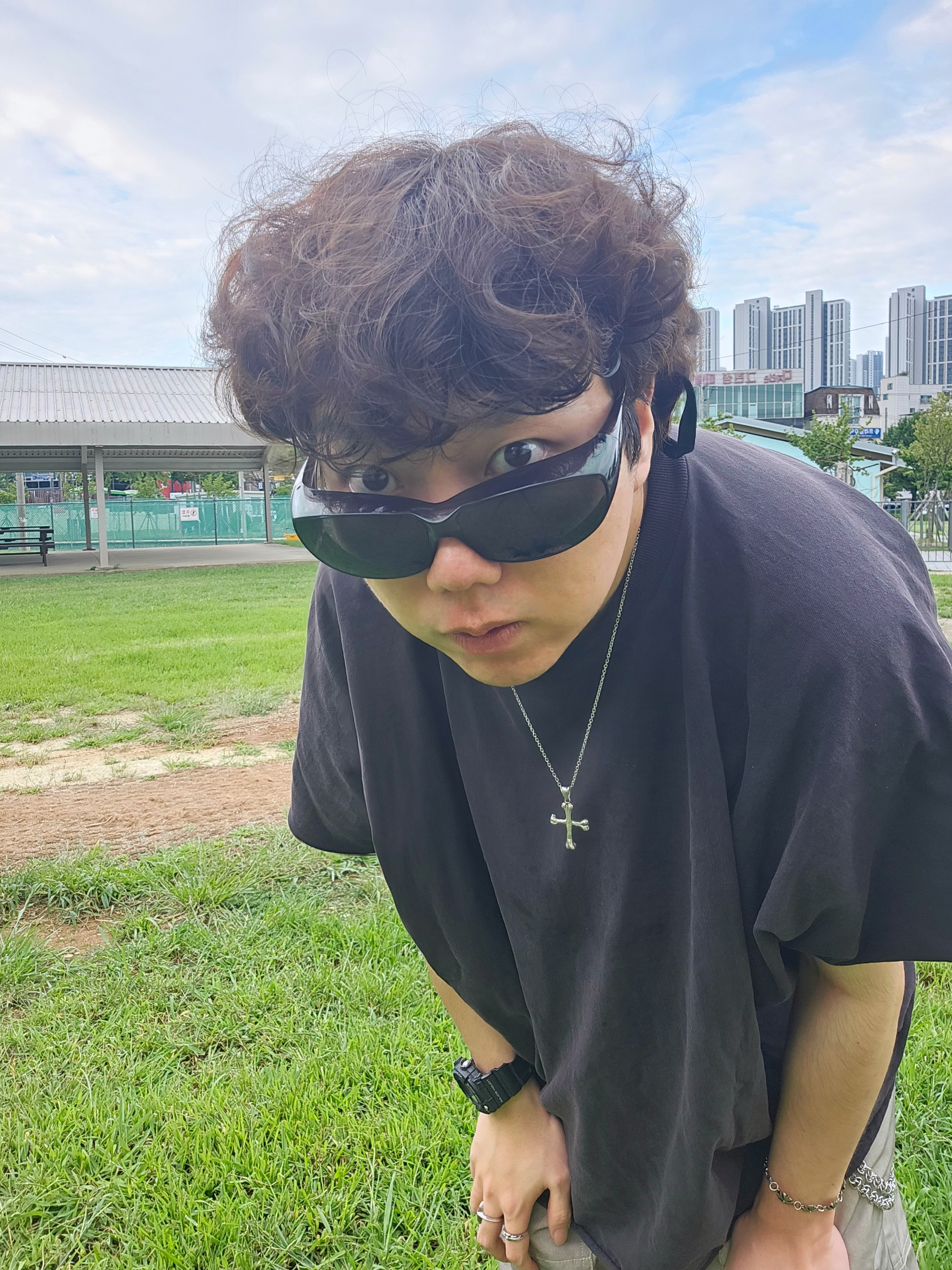 Yeezy SG-02 Black 착용 스타일
