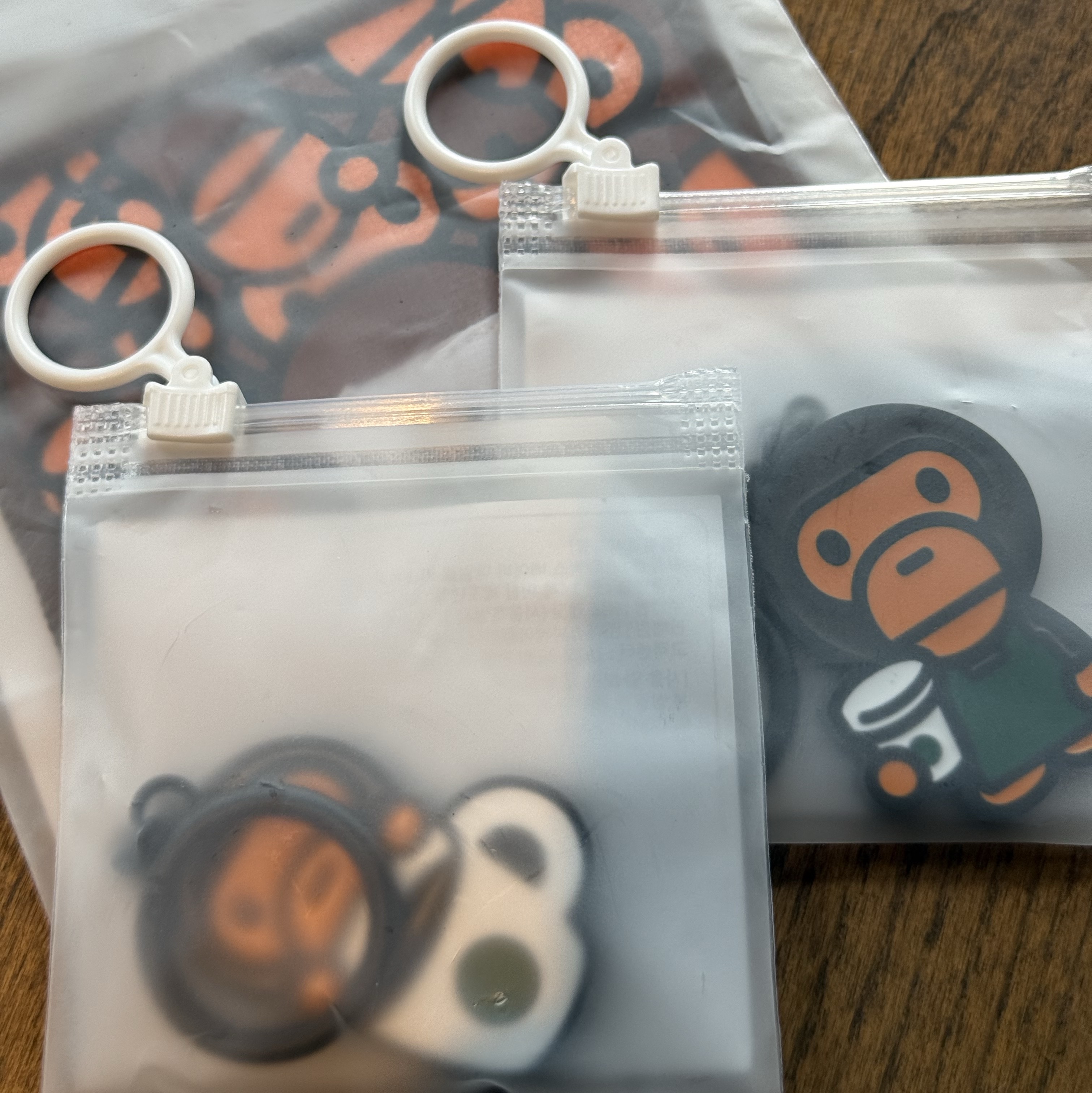 Starbucks x BAPE Baby Milo Keychain, Starbucks x BAPE Baby Milo Keychain 착용 스타일