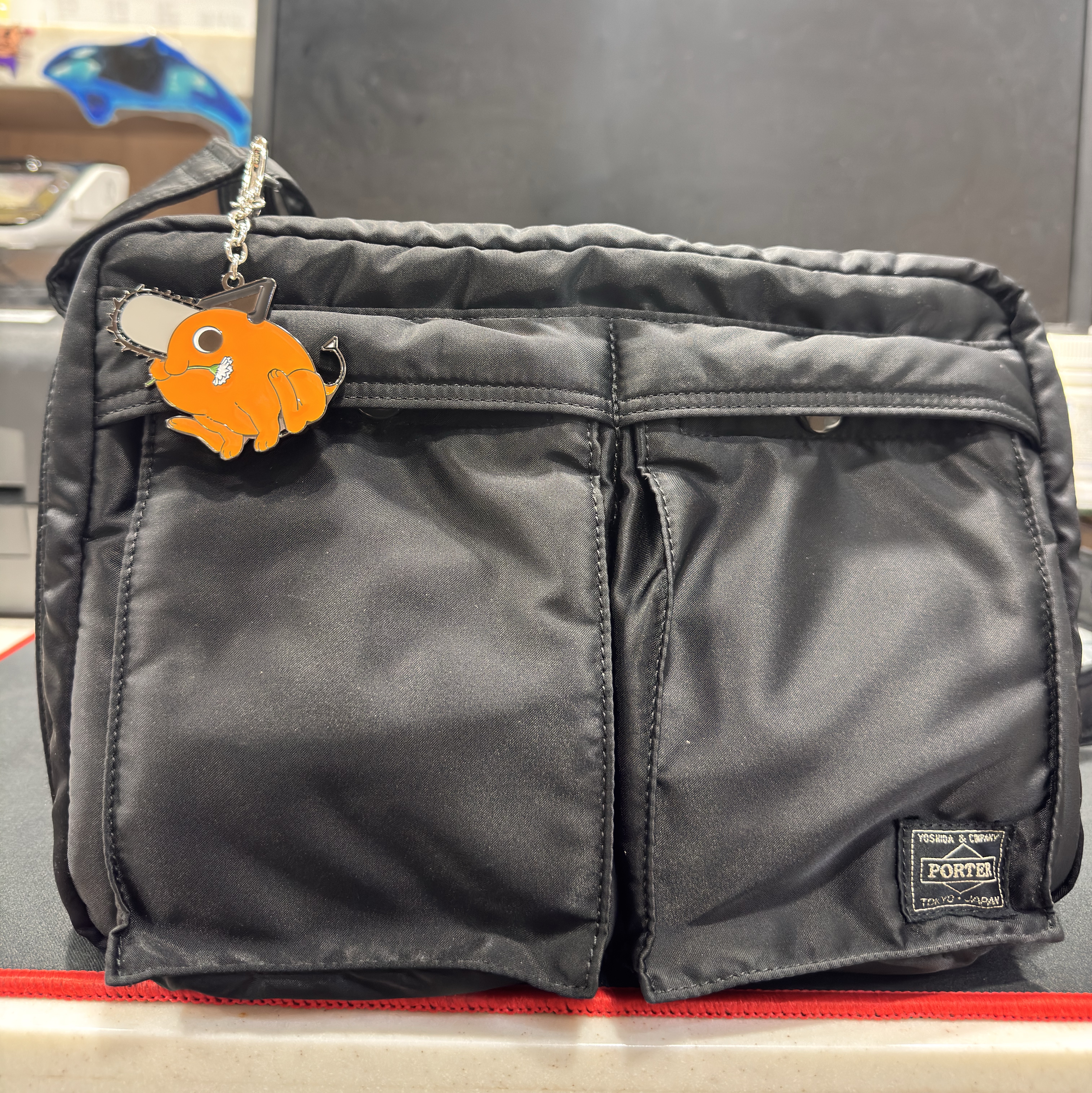 Chainsaw Man The Movie: Reze Arc Keyring Pochita, Porter All New Tanker Sling Bag Zip L Black 착용 스타일