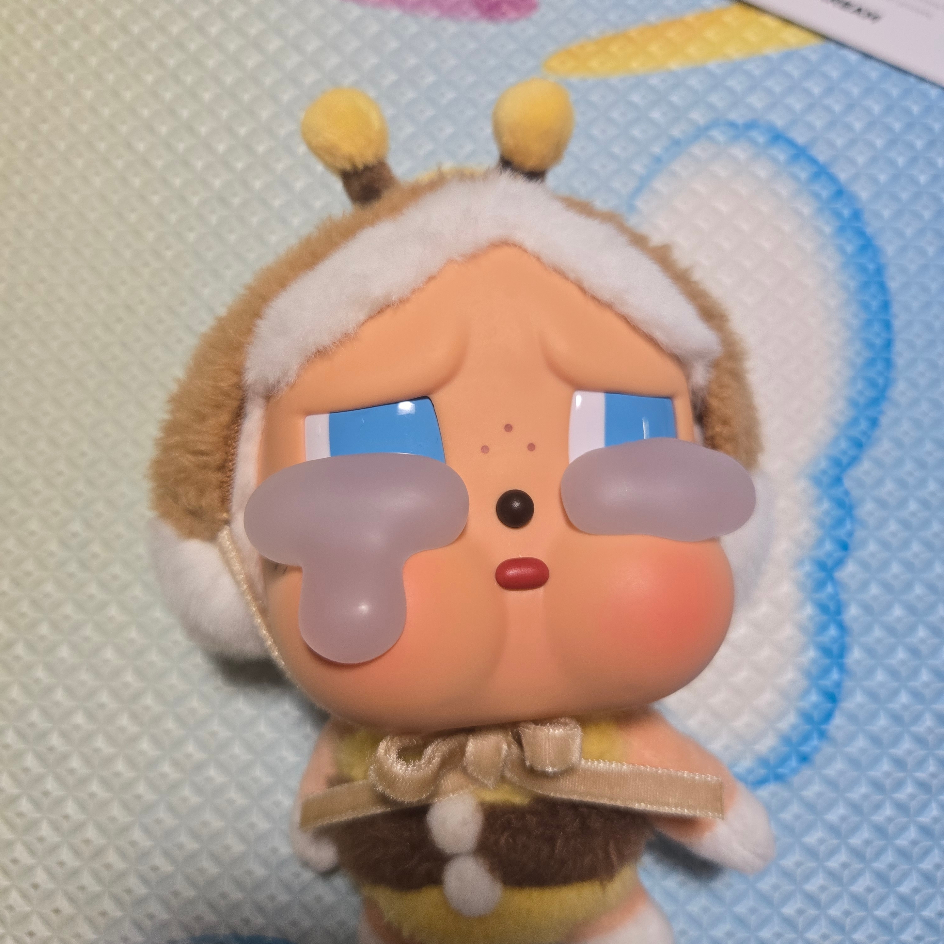 Pop Mart Crybaby Crying Again Series Plush Keyring Sealed Case (1 Blind Box) 착용 스타일 - 2