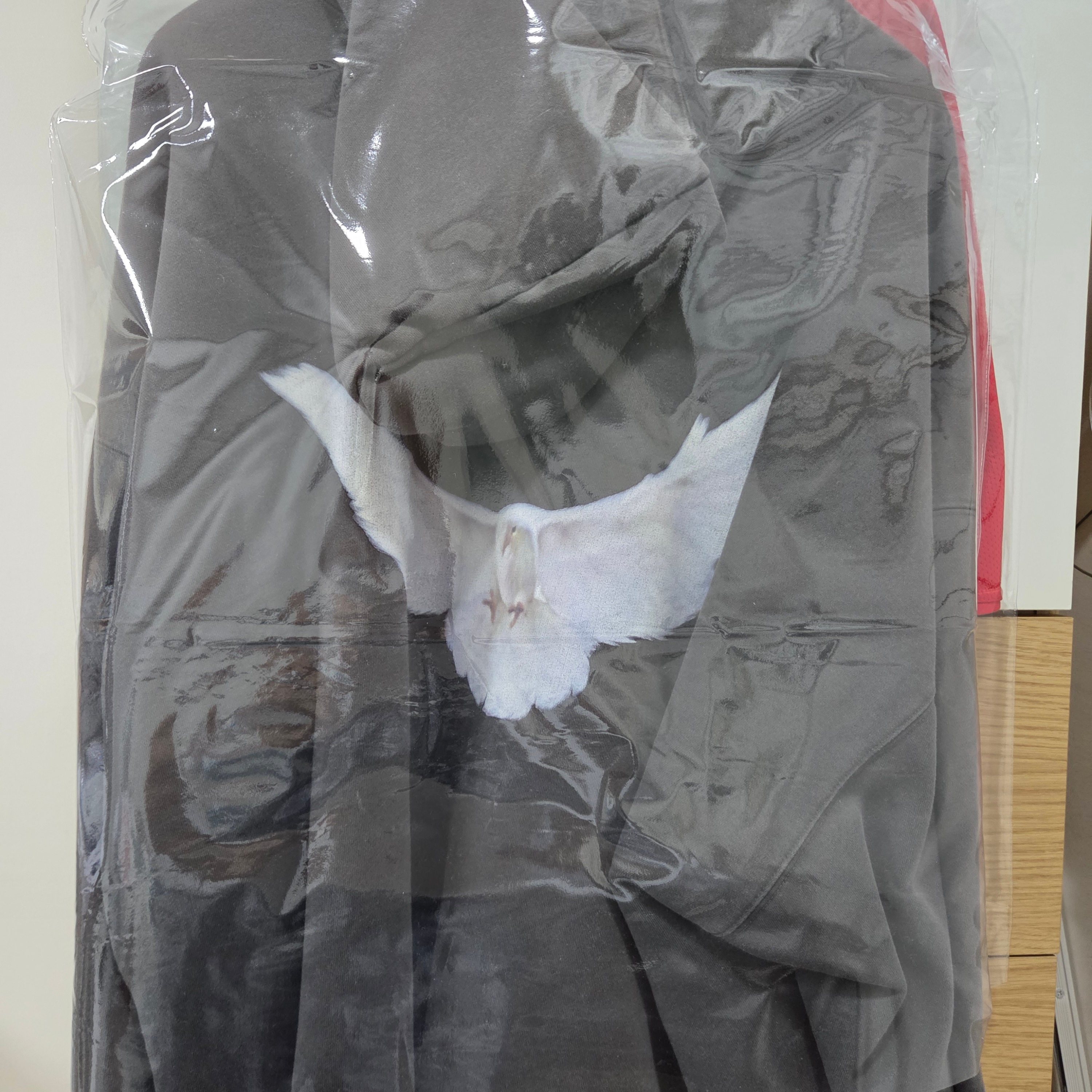 Yeezy Gap Engineered By Balenciaga Dove Hoodie Black 착용 스타일