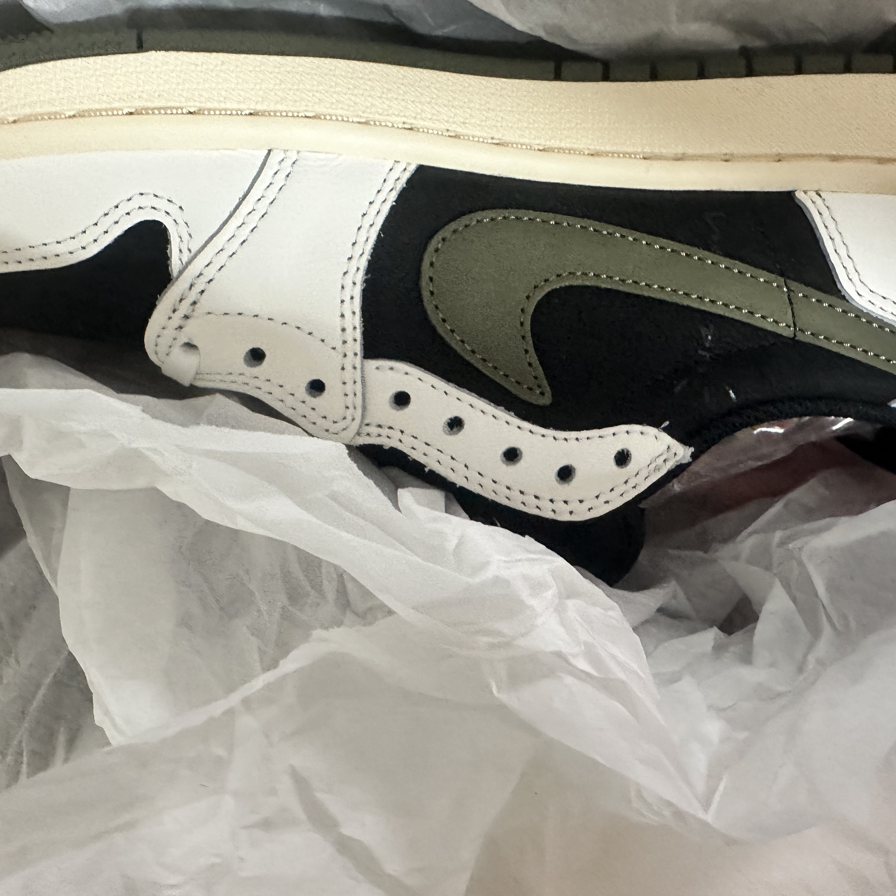 (W) Jordan 1 x Travis Scott Retro Low OG SP Medium Olive 착용 스타일