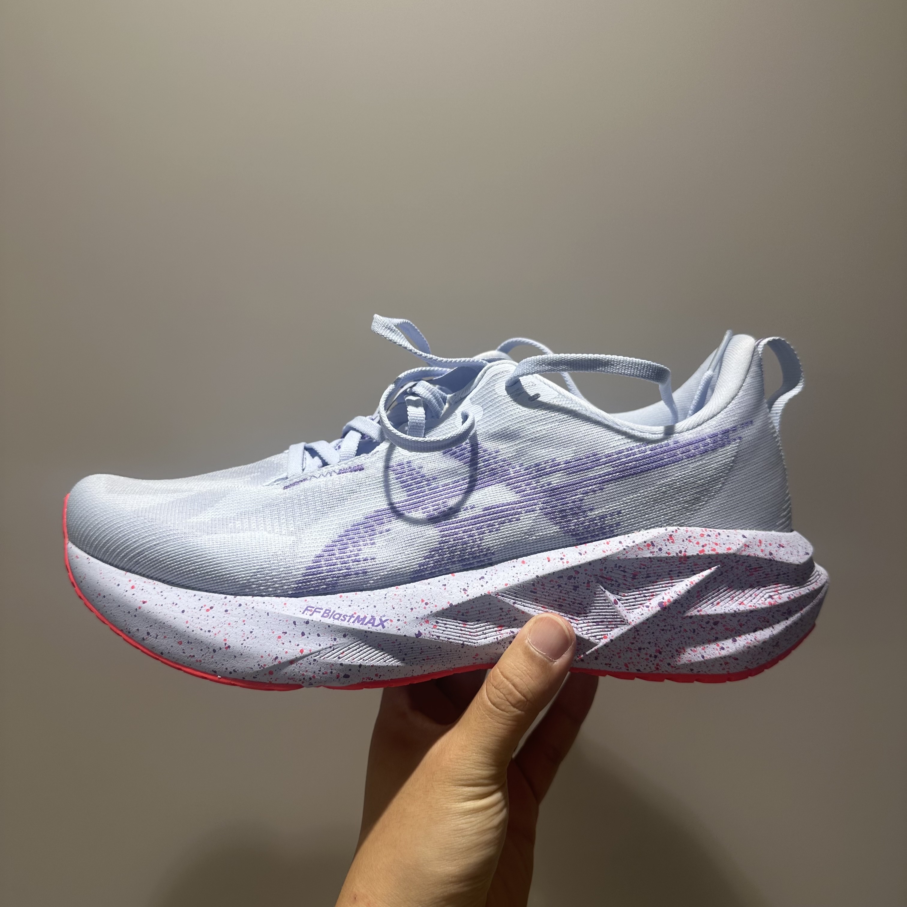 Asics Novablast 5 Tokyo Blue Fade Edo Purple 착용 스타일