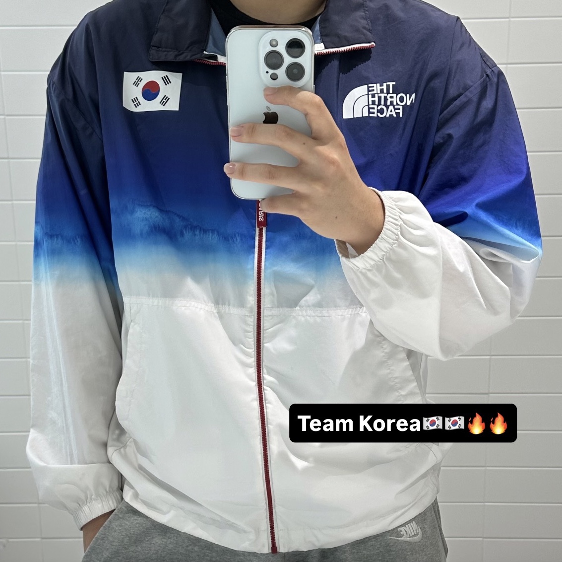 The North Face PO Team Korea Reston Jacket White 착용 스타일