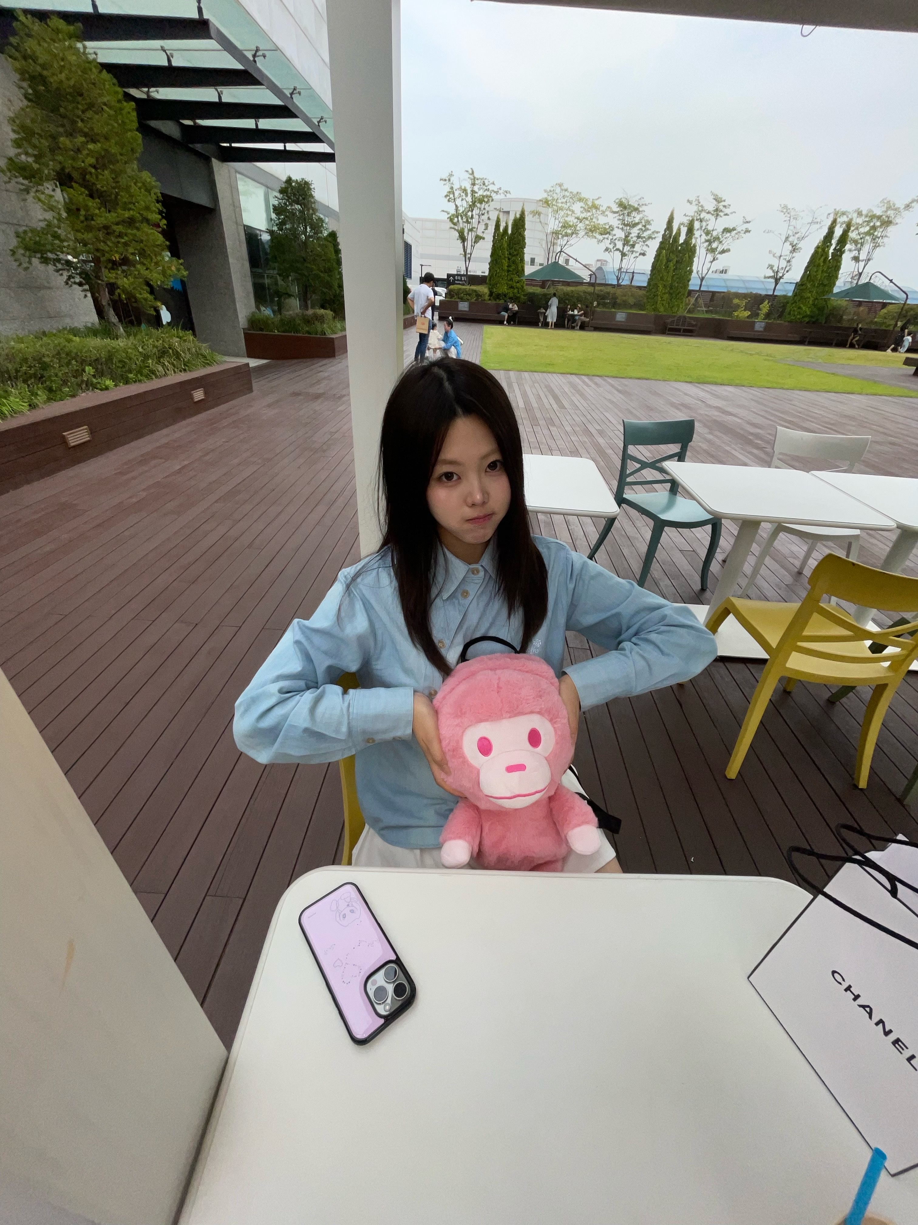(W) Nike NSW Chill Knit Graphic T-Shirt Midnight Navy, BAPE Baby Milo Plush Doll Backpack Pink 착용 스타일 - 5