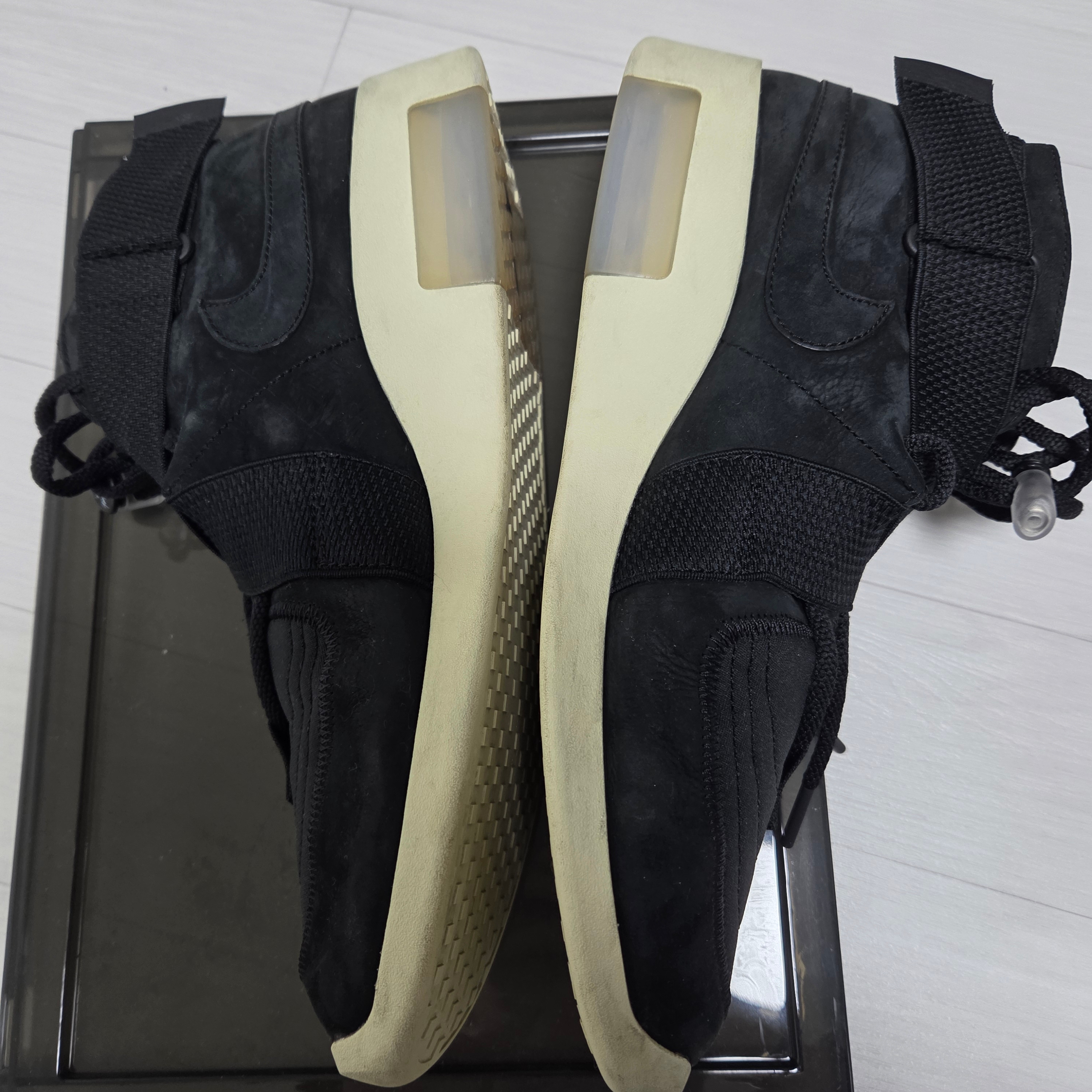 Nike x Fear of God Air Fear of God Raid Black 착용 스타일