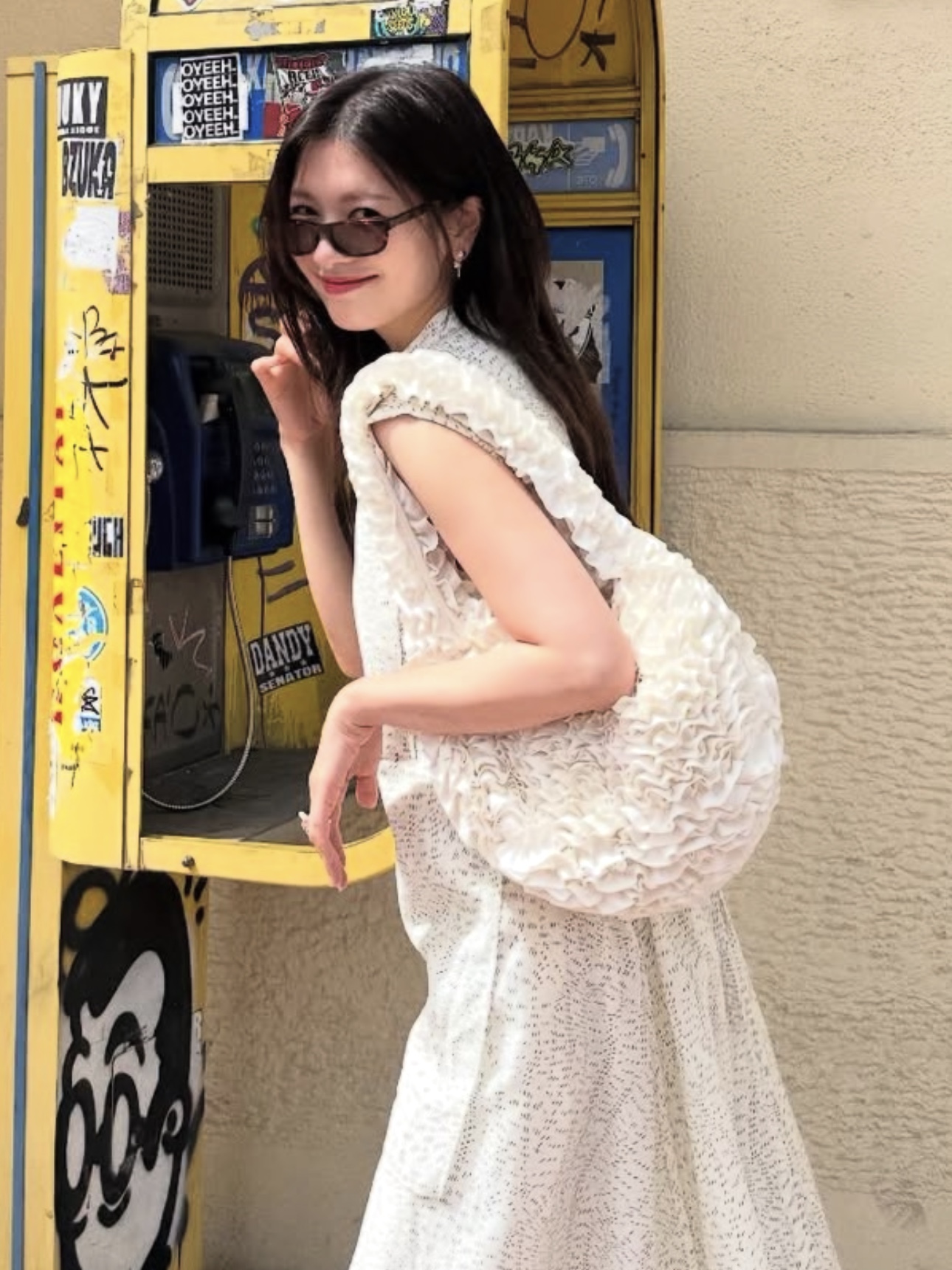 COS Dahlia Shoulder Bag Ivory 착용 스타일 - 3