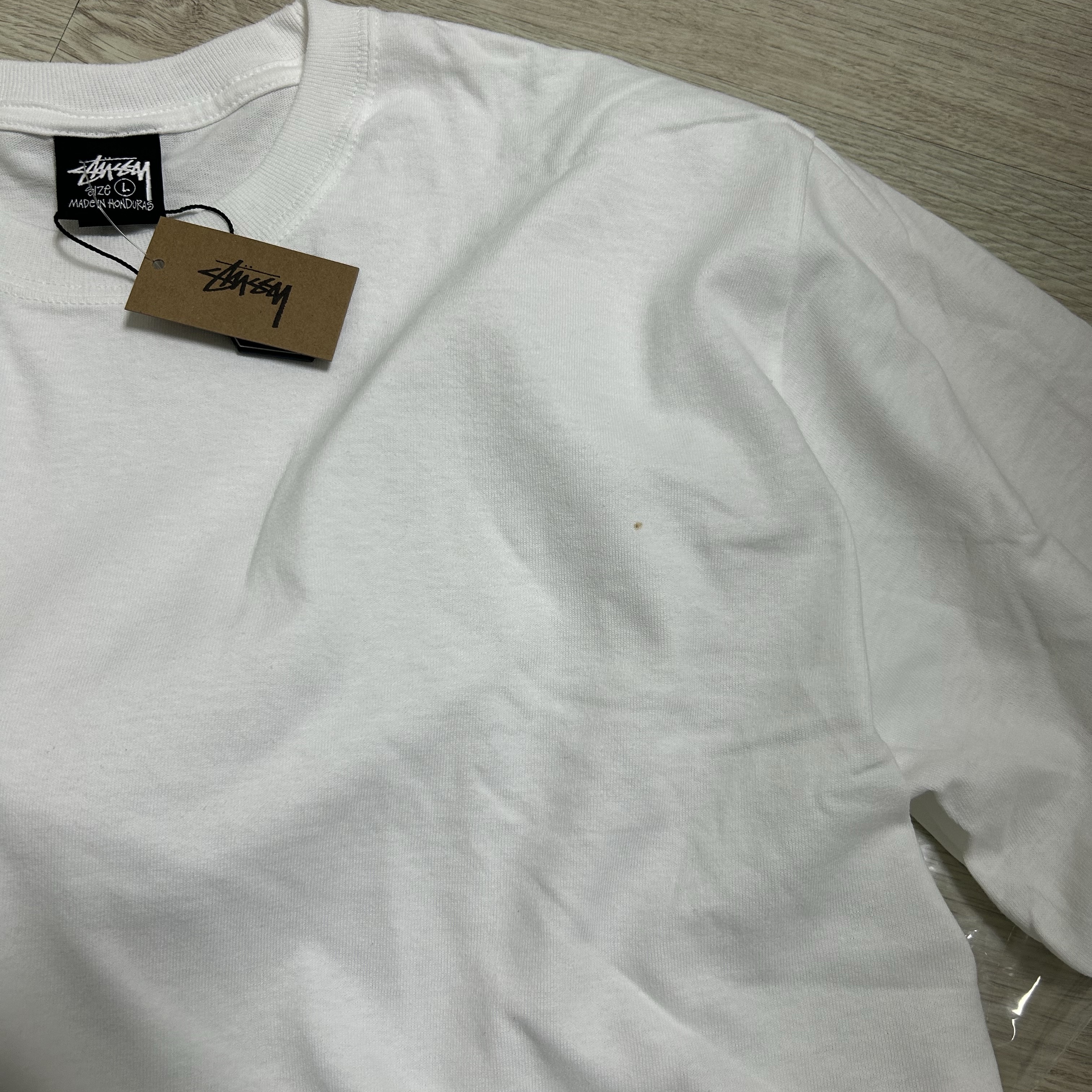 Stussy Pill LS T-Shirt White 착용 스타일 - 1