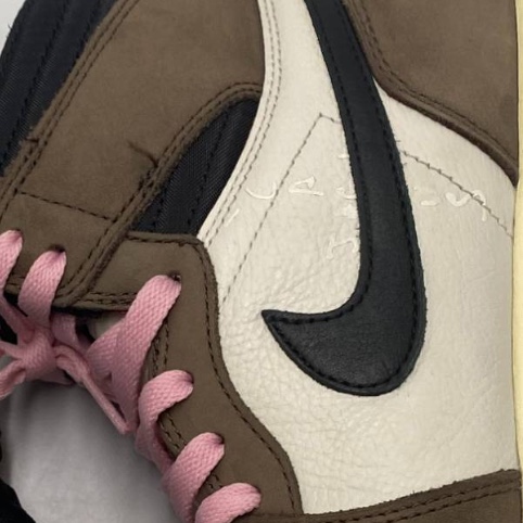 Jordan 1 x Travis Scott Retro High OG SP Mocha 착용 스타일