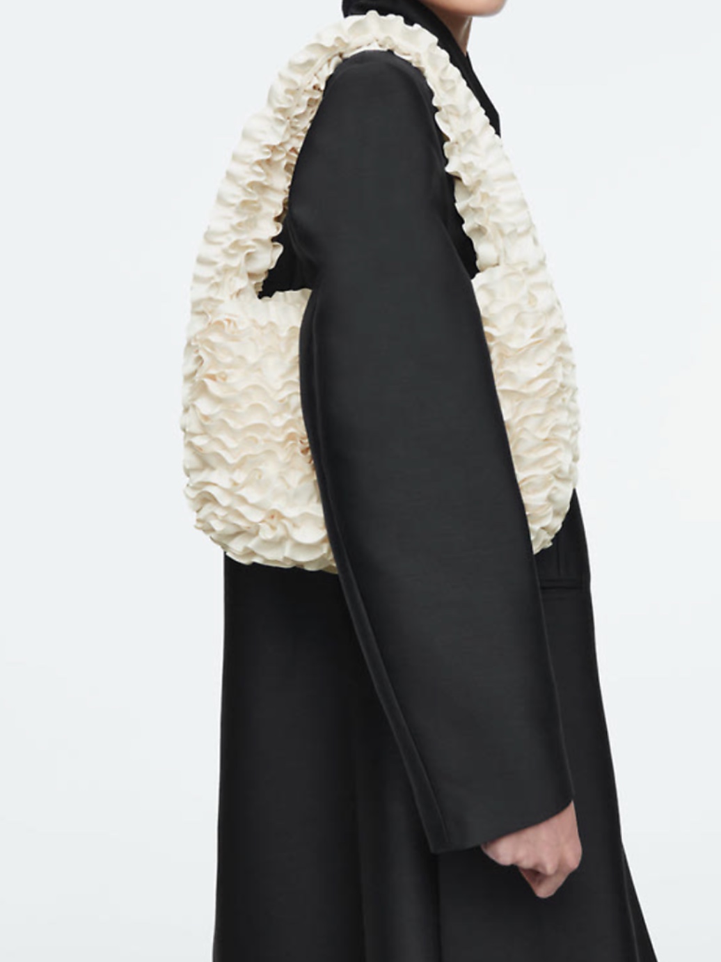 COS Dahlia Shoulder Bag Ivory 착용 스타일 - 5