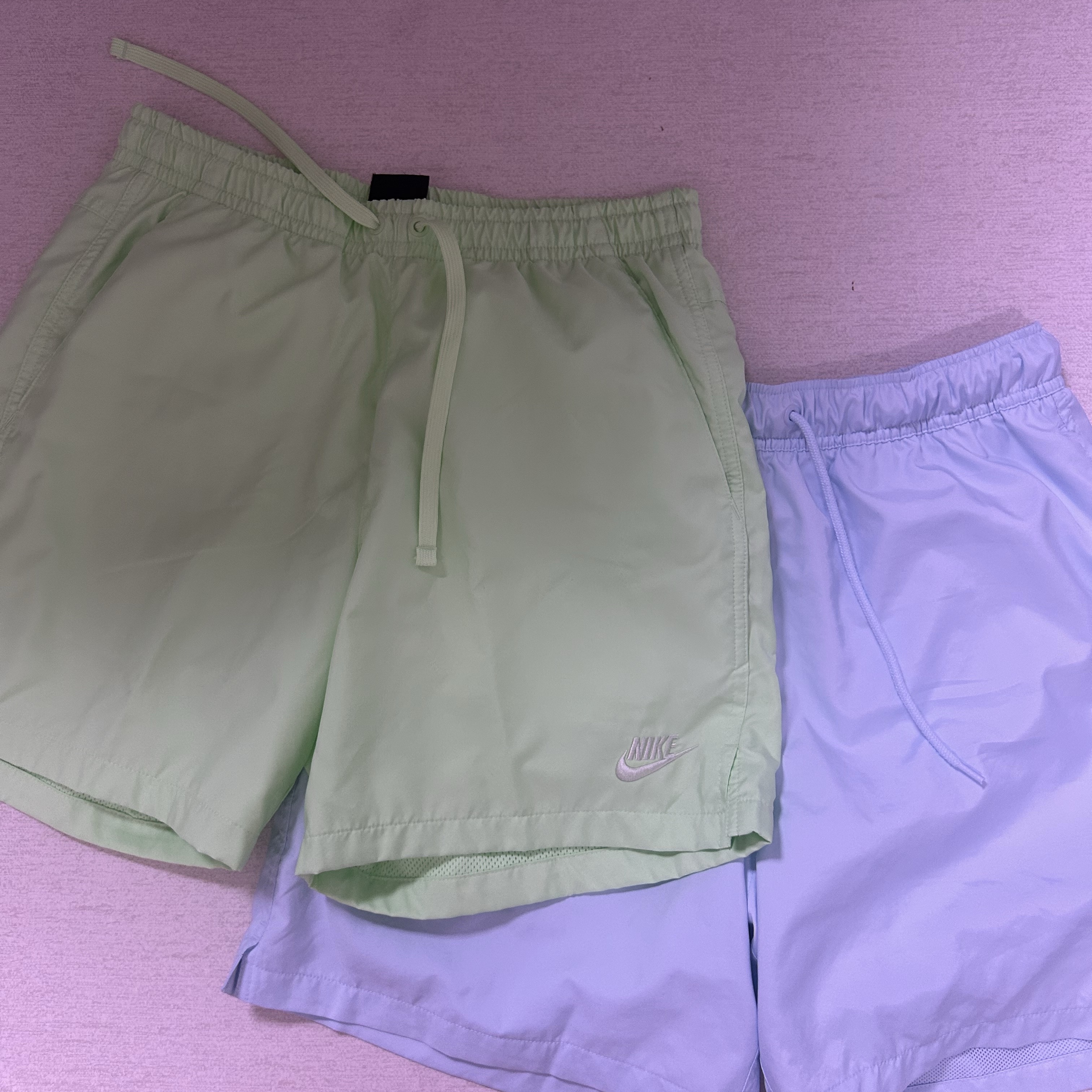 Nike NSW Woven Lined Flow Shorts Medium Vapor Green - US/EU 착용 스타일