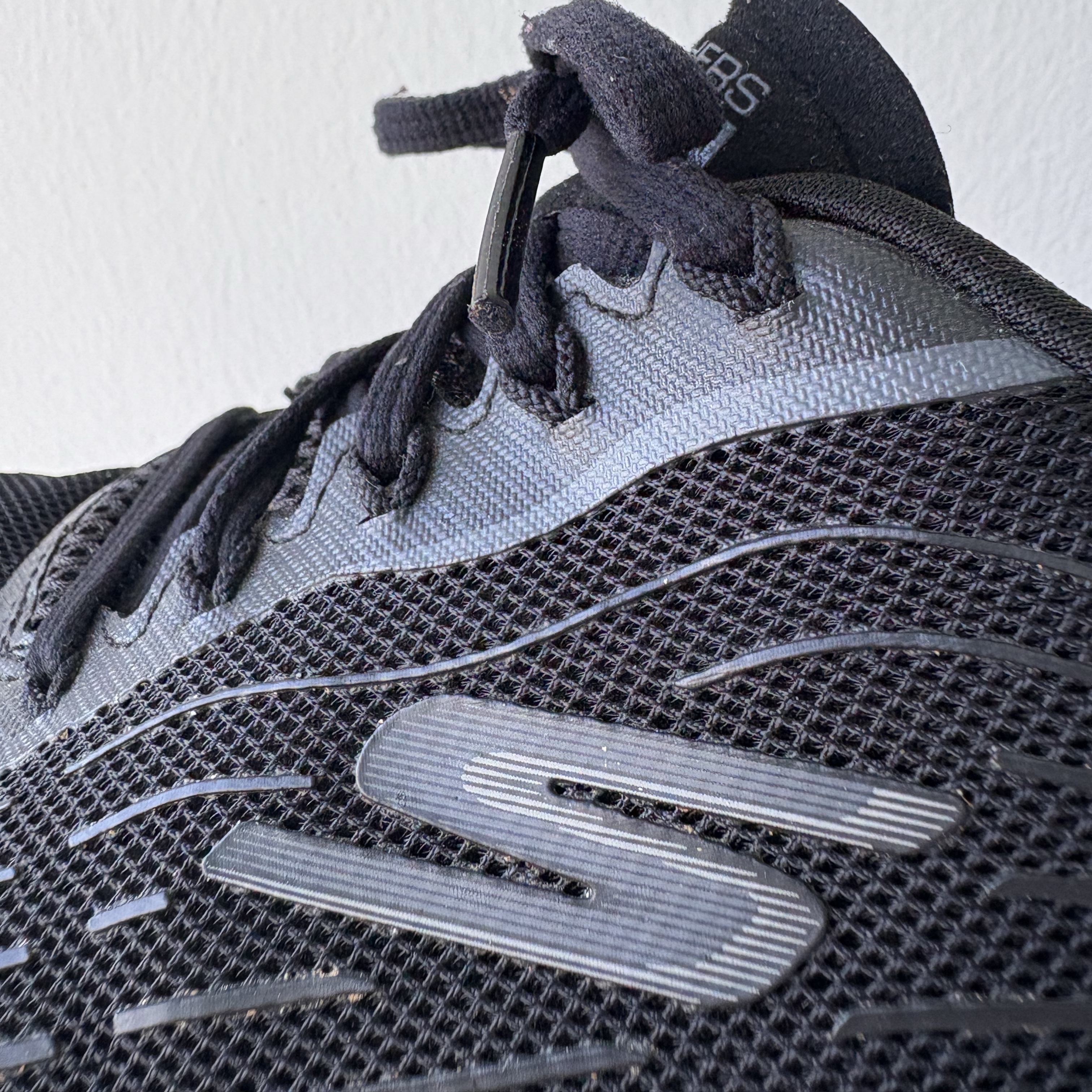(W) Skechers Max Cushioning Elite 2.0 Black 착용 스타일