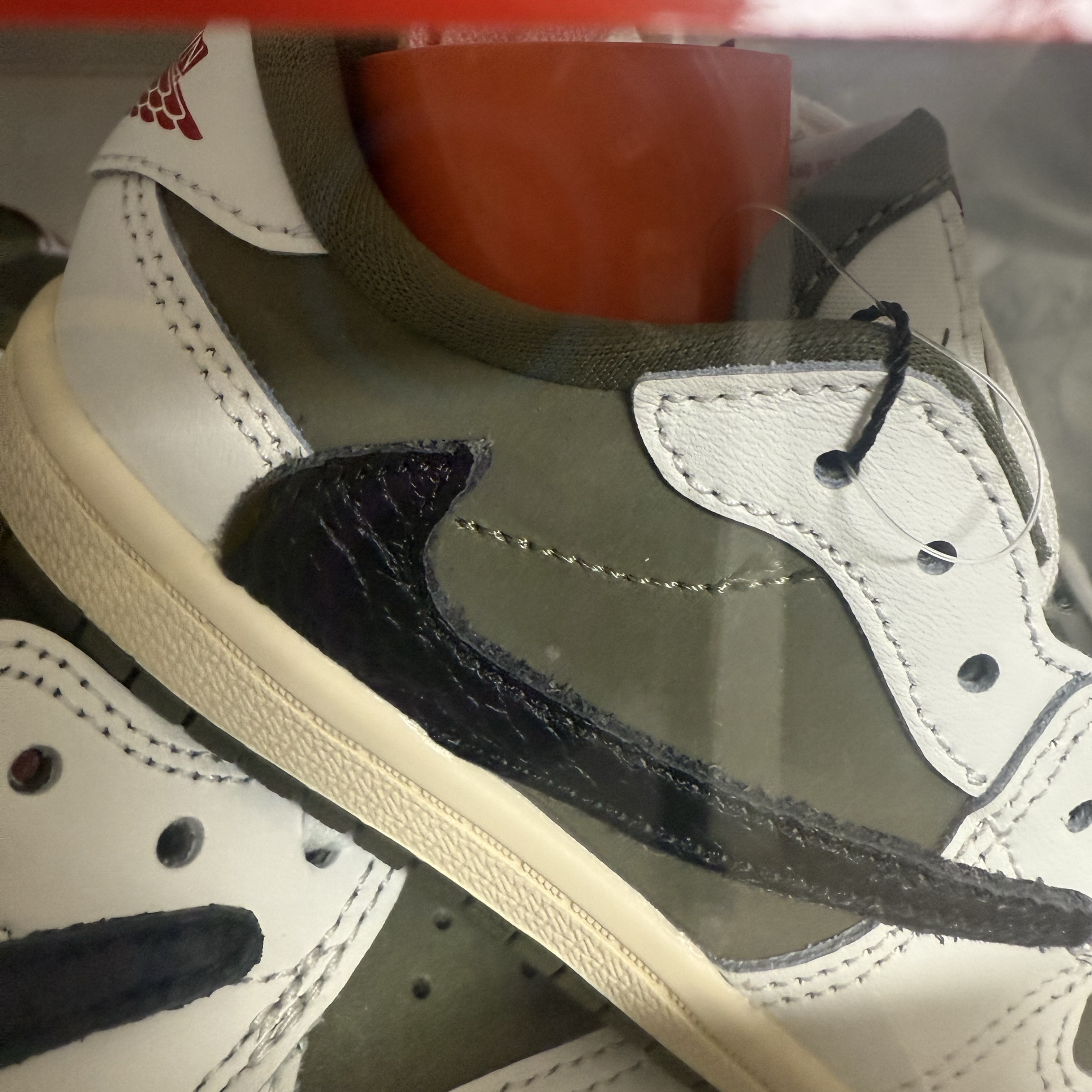 (TD) Jordan 1 x Travis Scott Retro Low OG SP Reverse Olive 착용 스타일