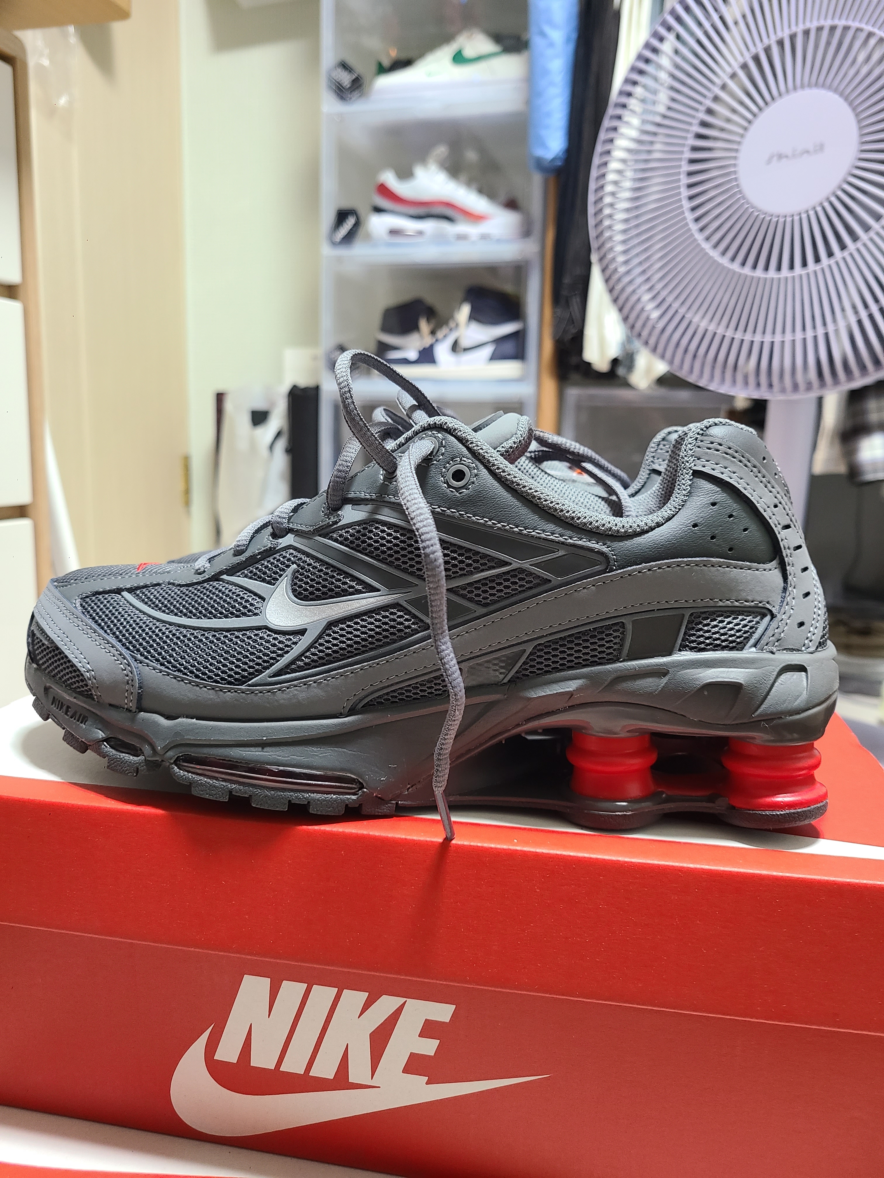 Nike Shox Ride 2 Light Graphite Anthracite 착용 스타일