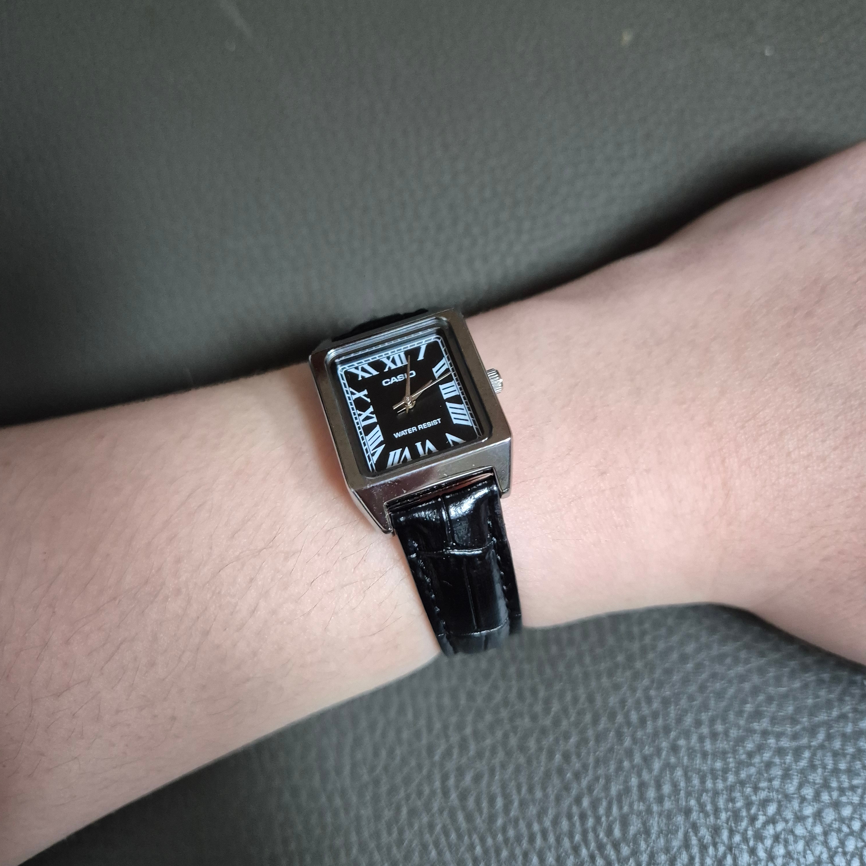 Casio LTP-V007L-1B 착용 스타일