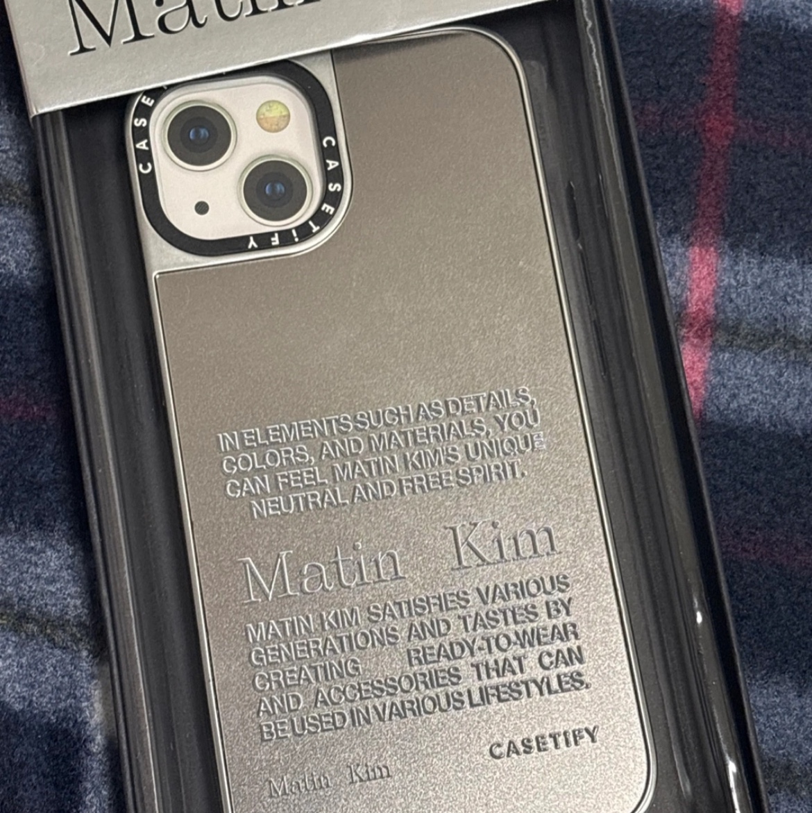 Casetify x Matin Kim iPhone Letter Magsafe Mirror Case Silver 착용 스타일