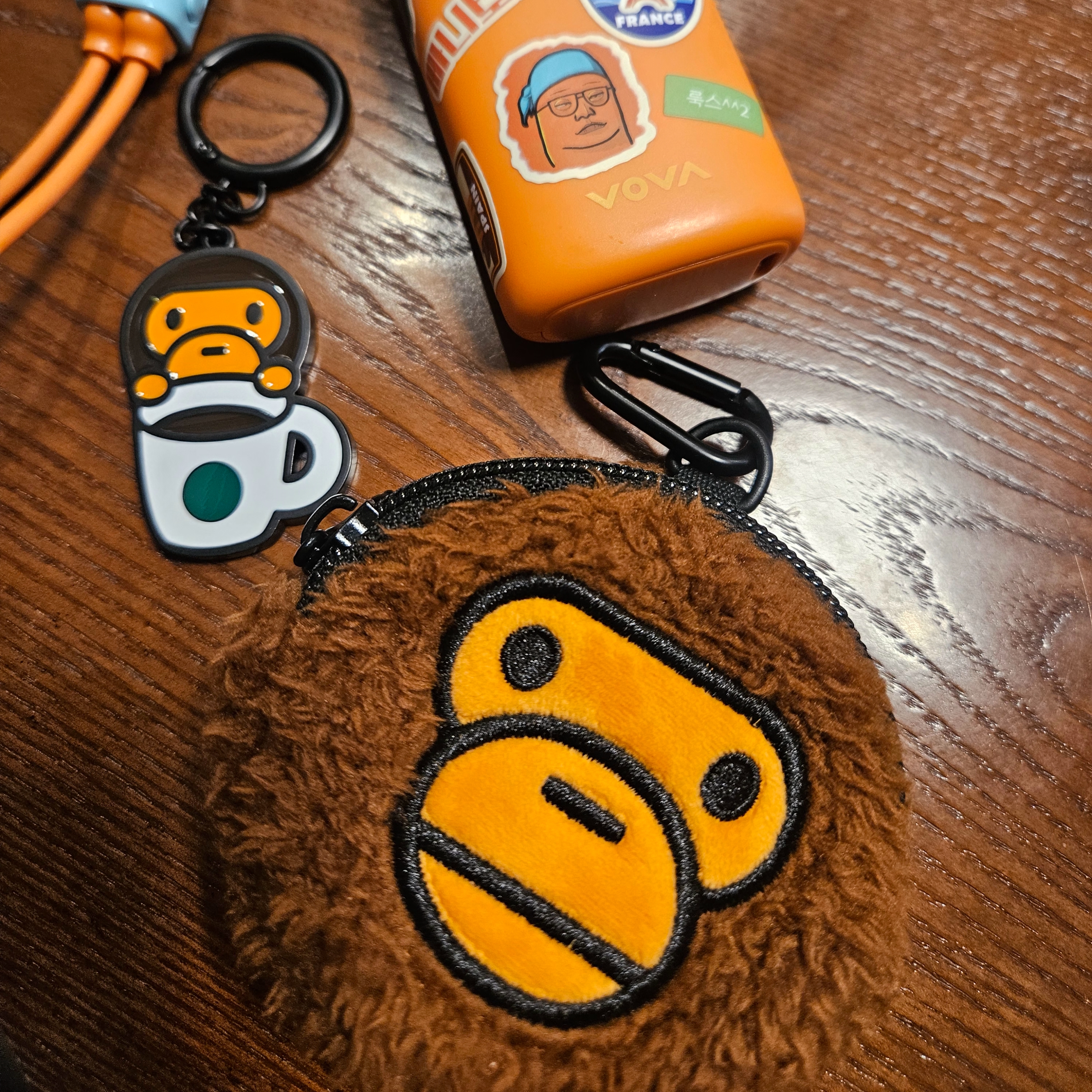 Starbucks x BAPE Baby Milo Keychain 착용 스타일 - 1