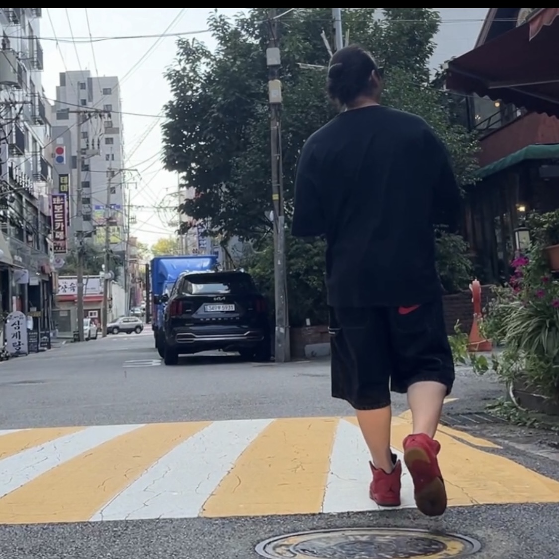 Jordan 5 Retro Red Suede, Supreme x Nike Denim Short Black - 24SS 착용 스타일
