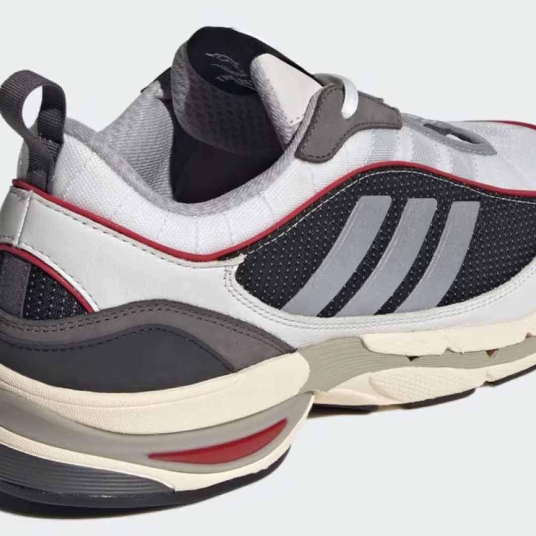 Adidas x Mercedes AMG Petronas Adizero EVO SL Core Black Lucid Red, Adidas x Mercedes AMG Petronas Adizero Adios Pro 4 Core Black Lucid Red 착용 스타일 - 3