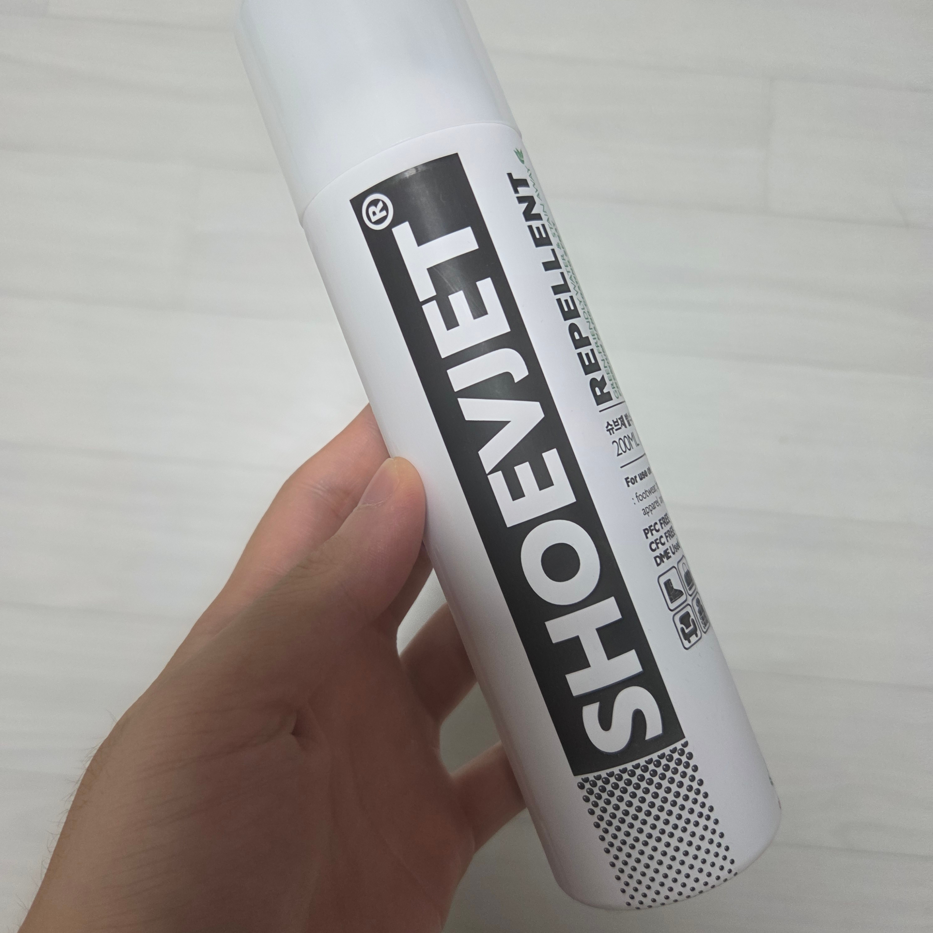 Shoevjet Water & Stain Repellent Spray 착용 스타일