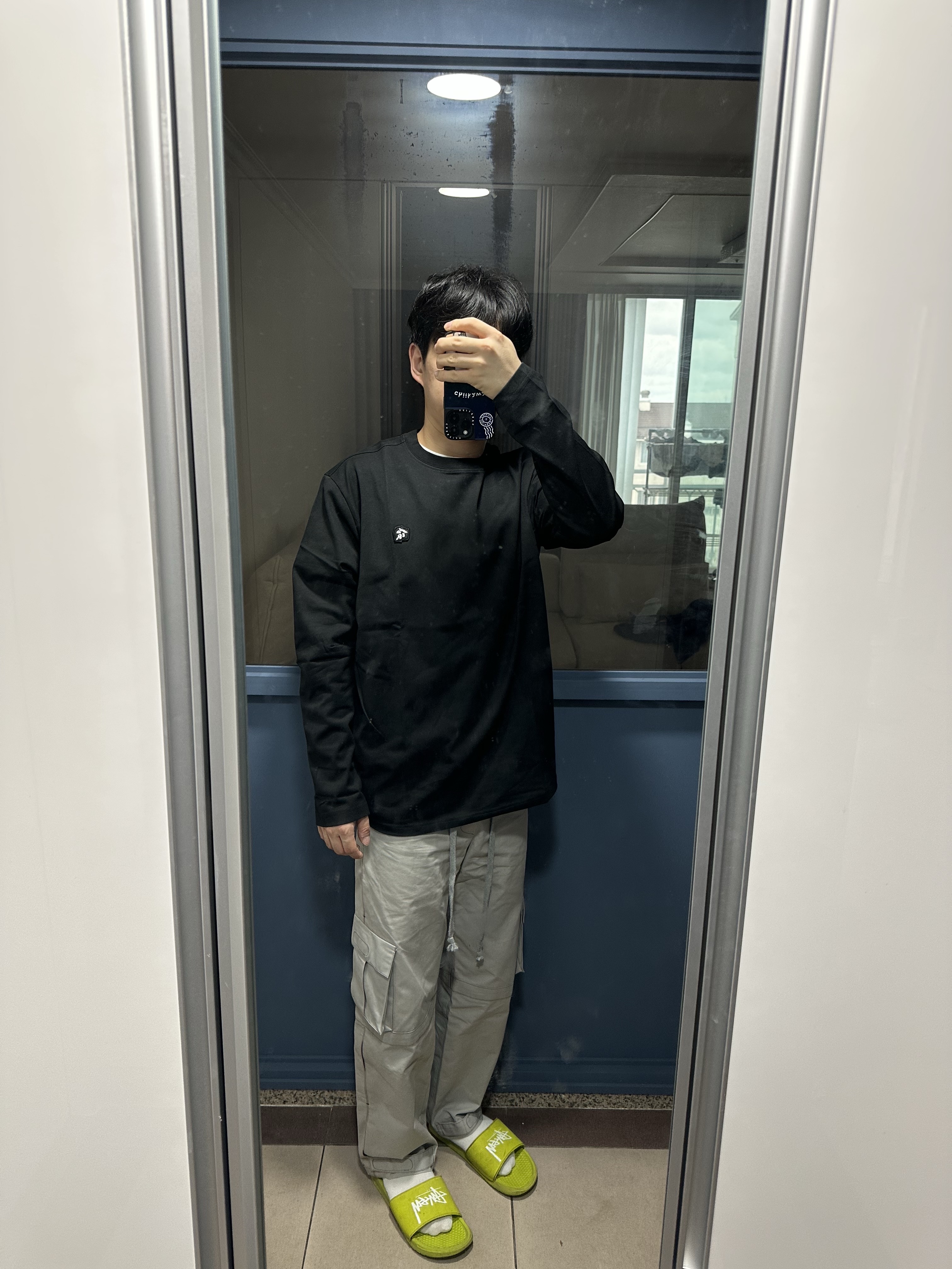 Ader Error Sculpture Logo Long Sleeve T-Shirt Noir 착용 스타일
