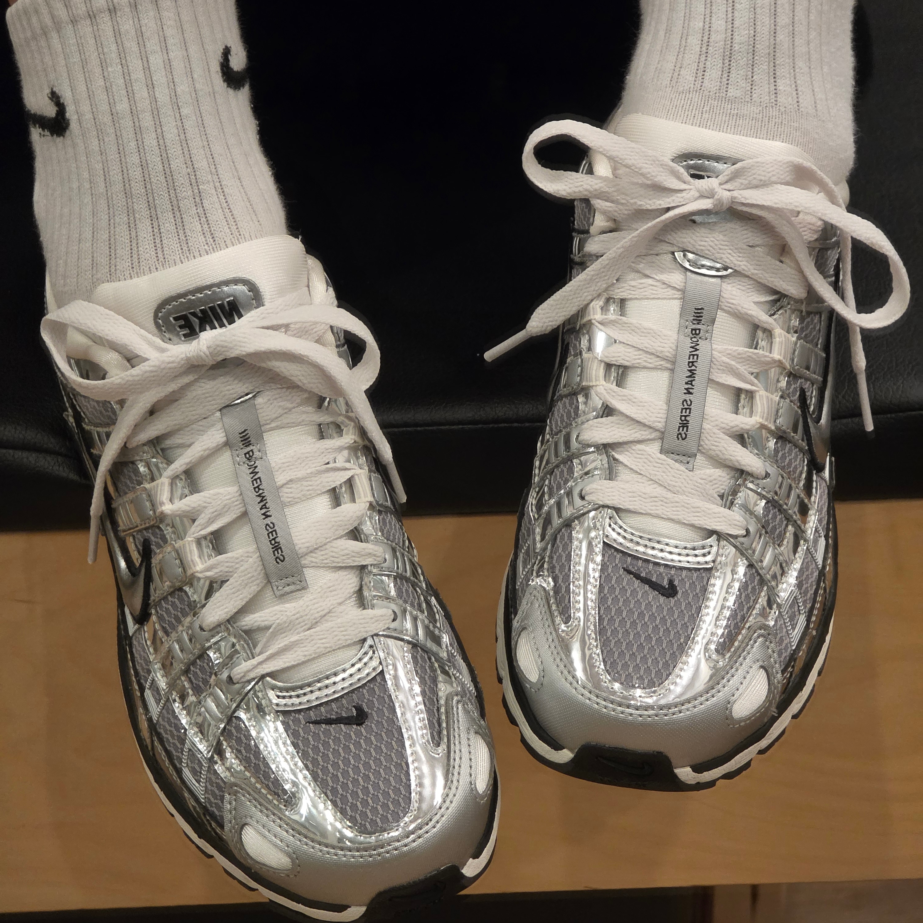 Nike P-6000 Metallic Silver 착용 스타일 - 2