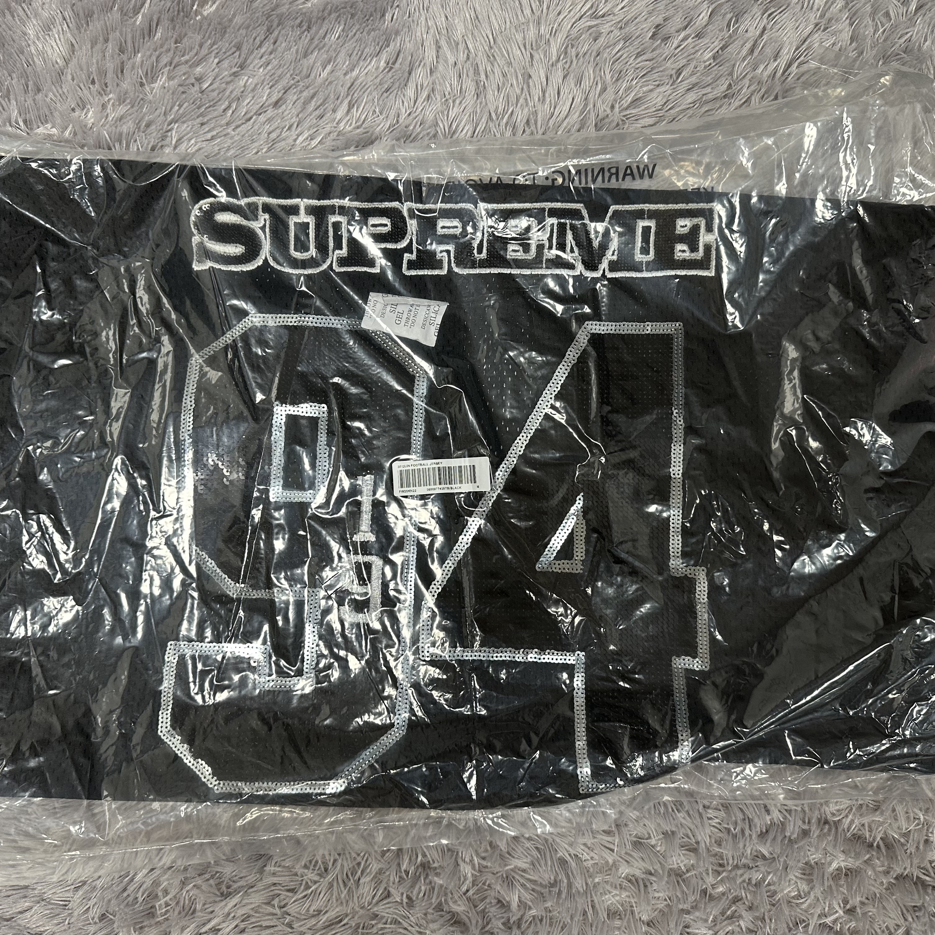 Supreme Sequin Football Jersey Black - 25FW 착용 스타일 - 1