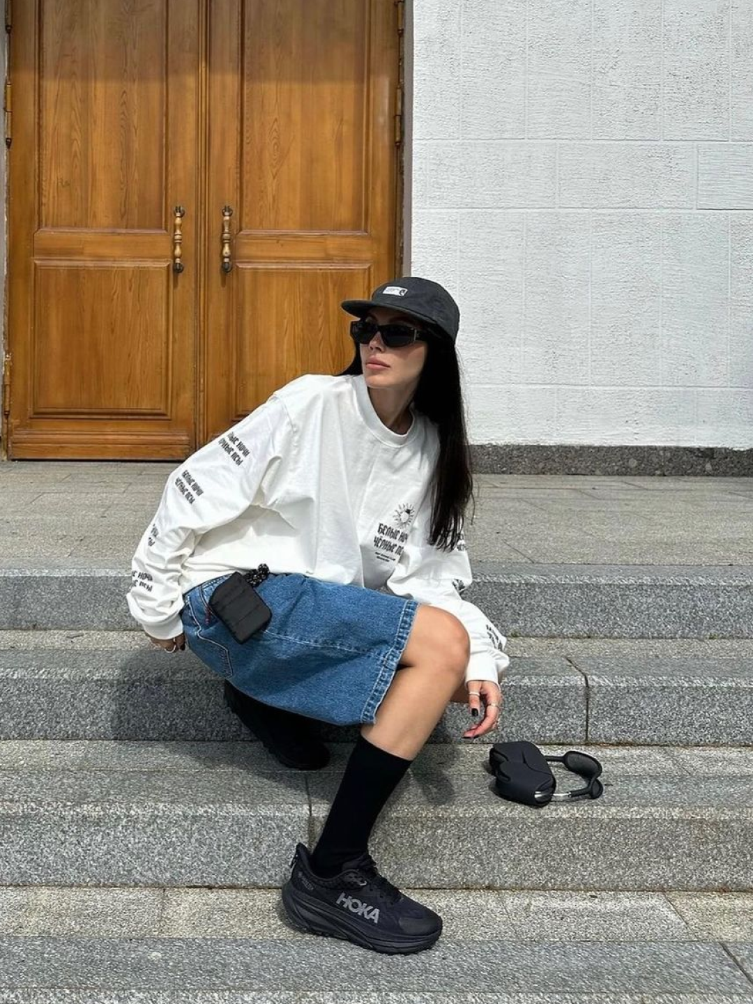 (W) Puma Speedcat Ballet Black Mauve Mist, (W) New Balance x Miu Miu 530 SL Metallic Leather and Mesh Sneakers Silver 착용 스타일 - 3