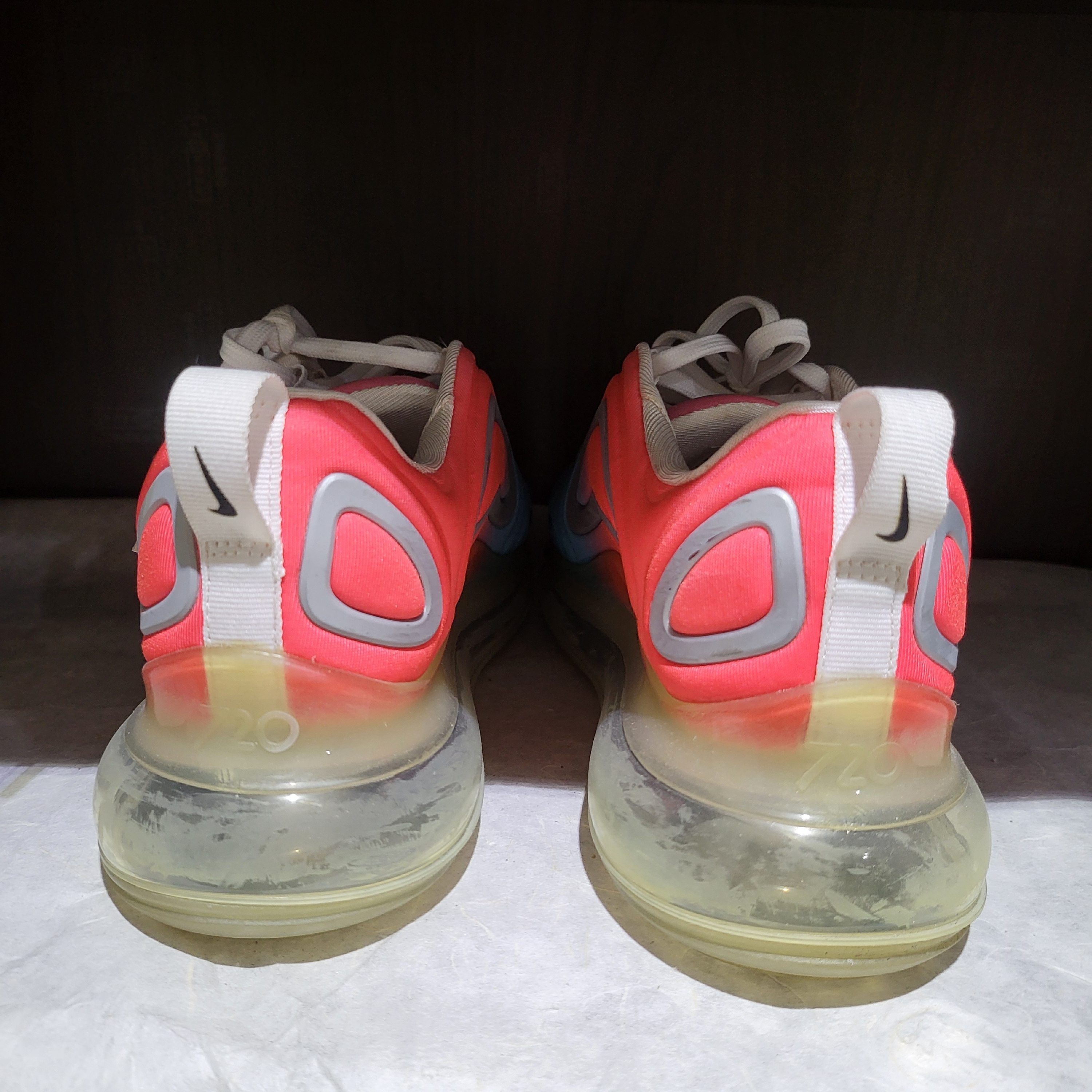 (W) Nike Air Max 720 Sunset  착용 스타일