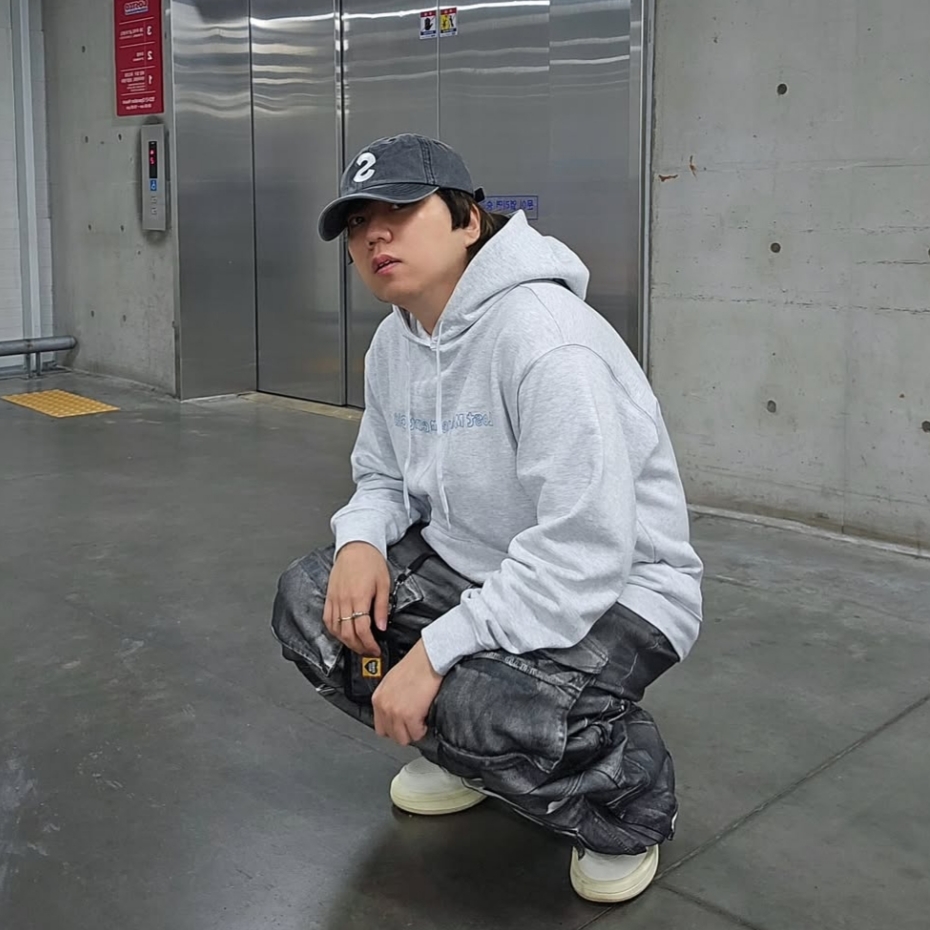 Supreme Pigment S Logo 6-Panel Black - 24FW 착용 스타일